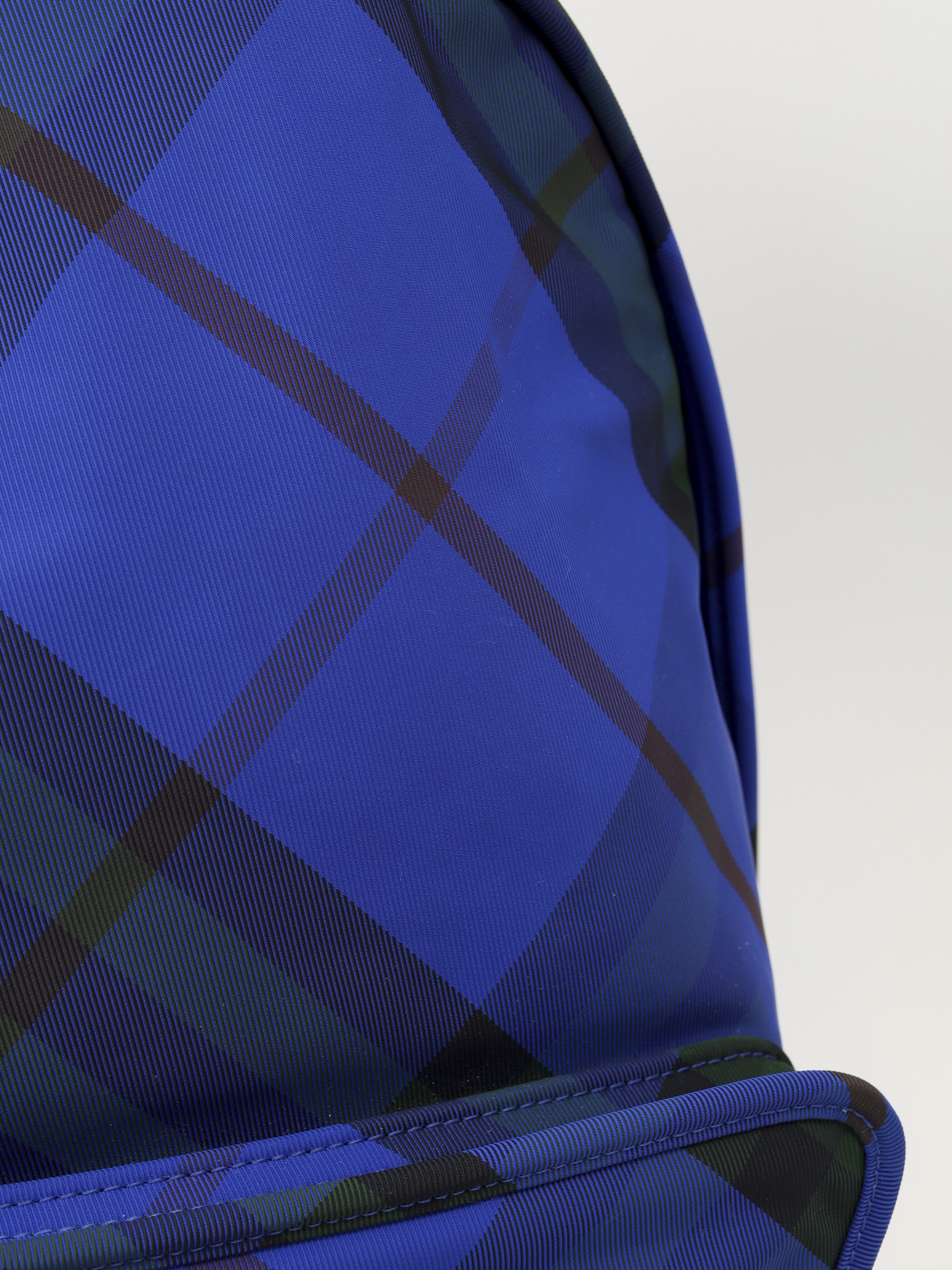 Burberry Shield 12