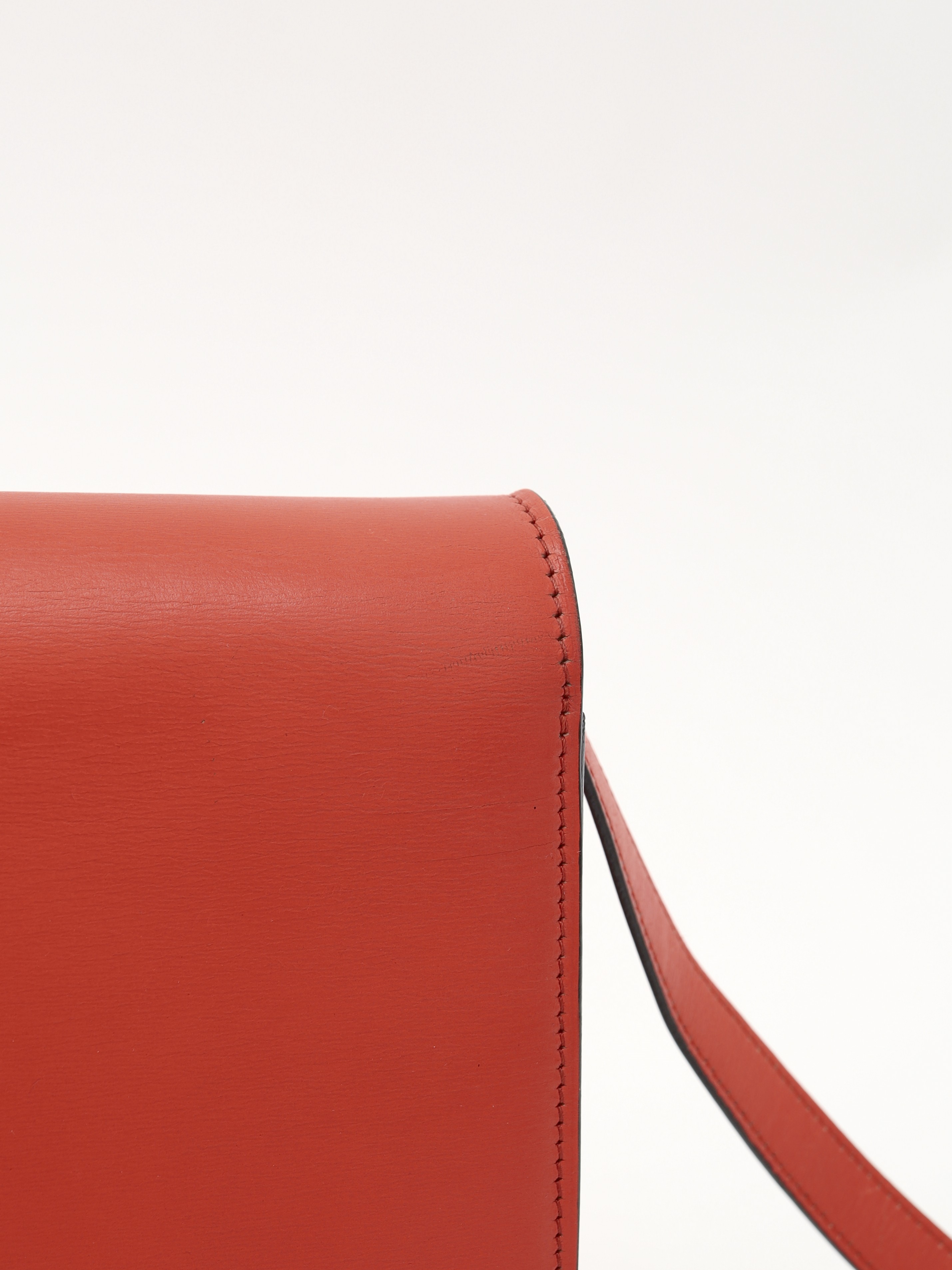 Celine Classic  9