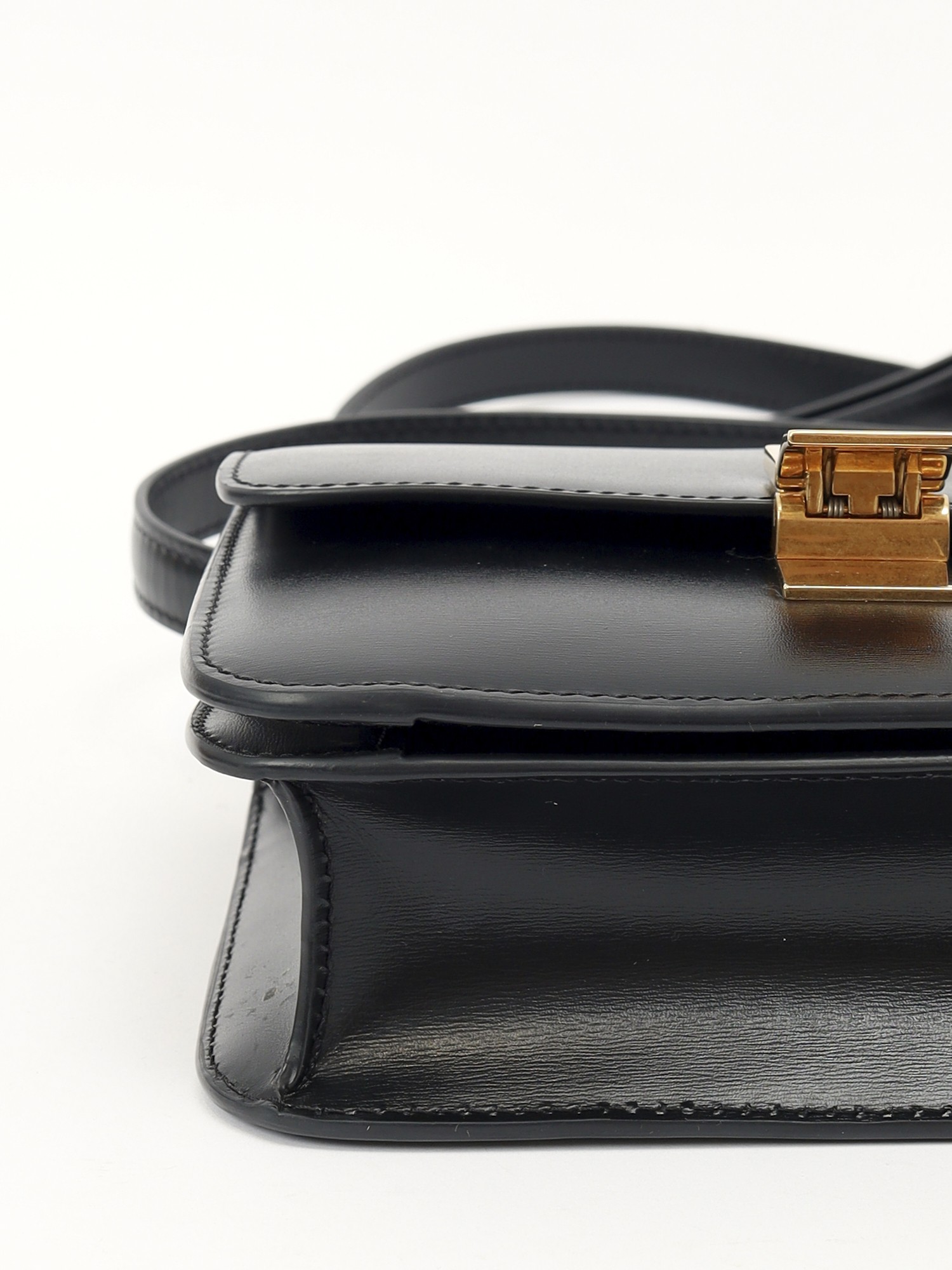 Celine Classic 8