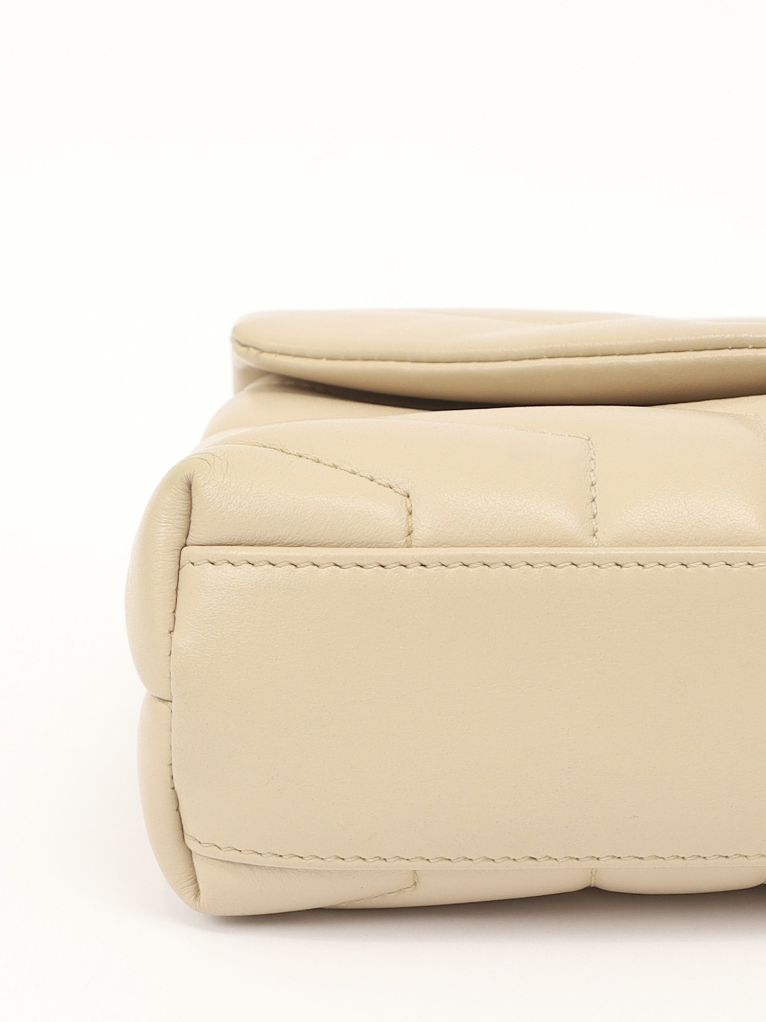 Saint Laurent Loulou  8