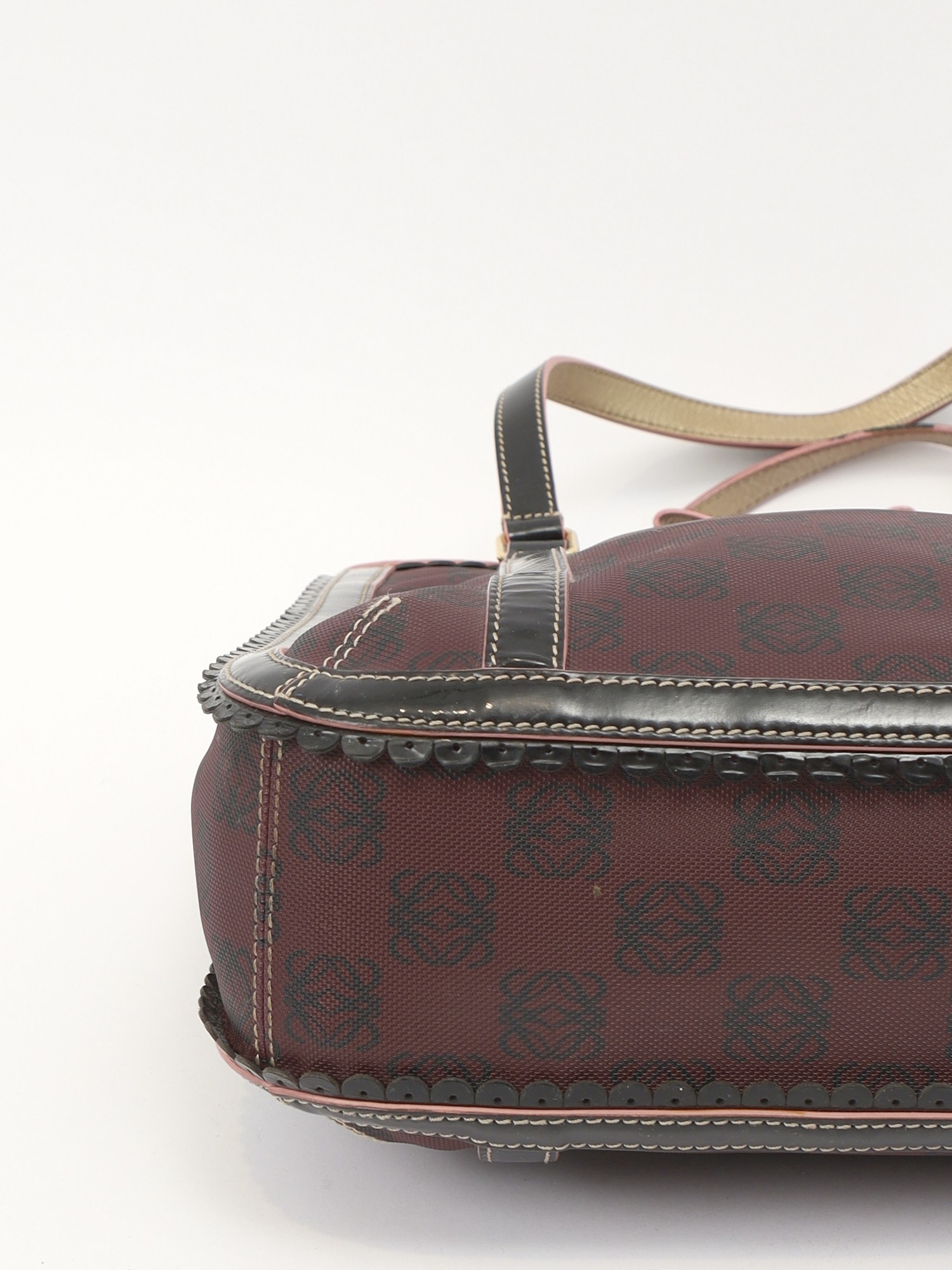 Loewe Anagram 7
