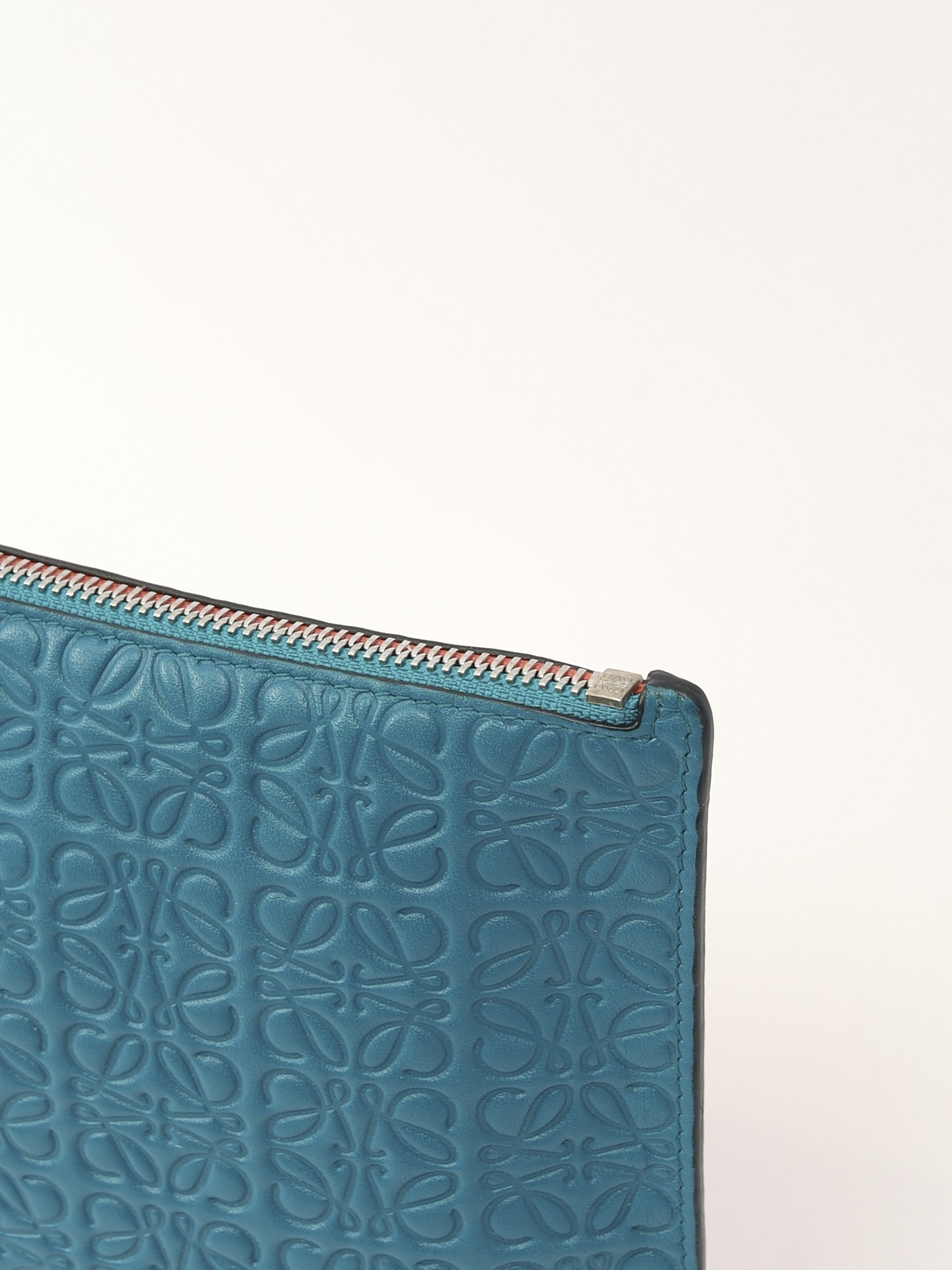 Loewe Anagram 6