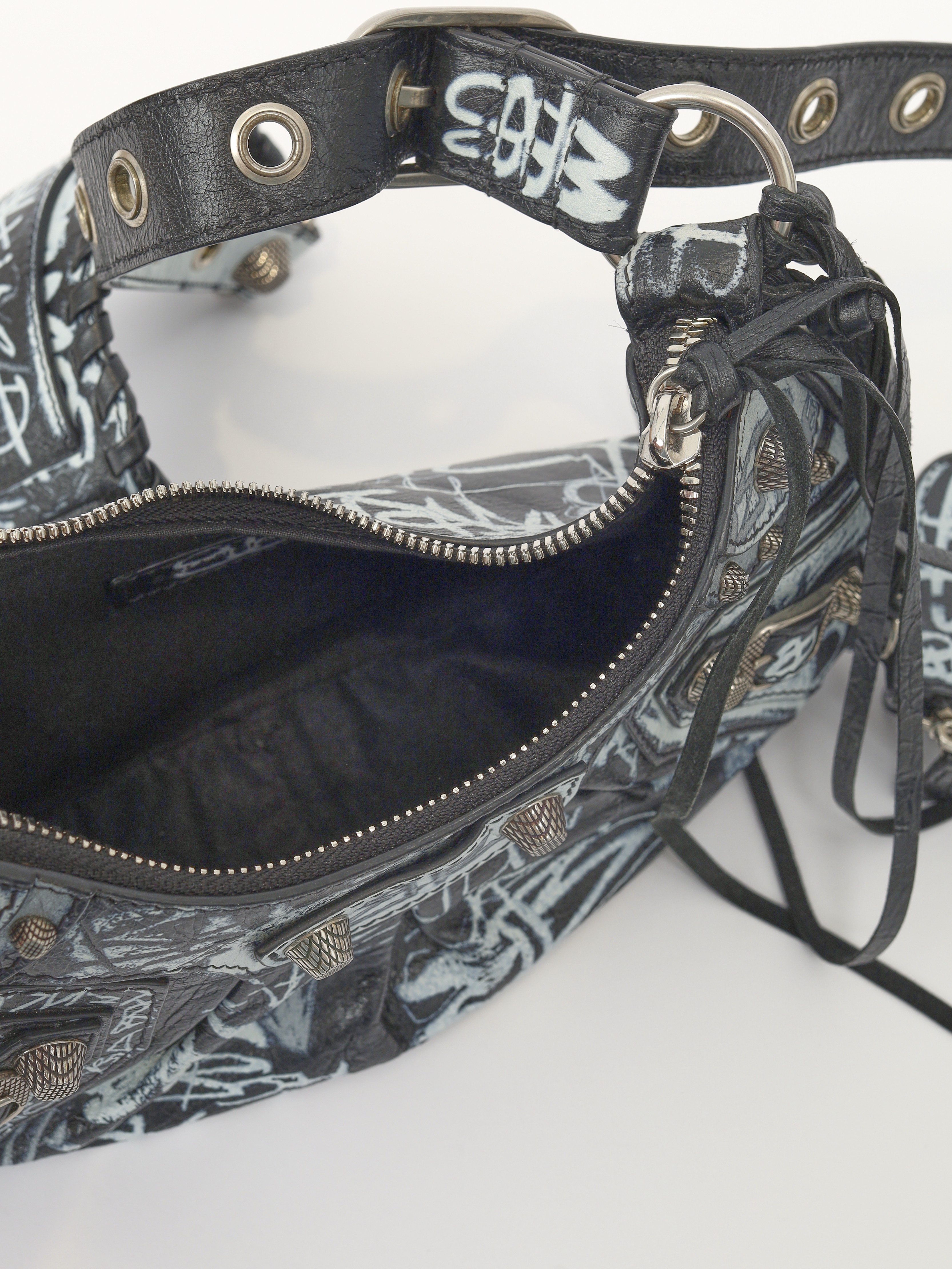 Balenciaga Le Cagole 8