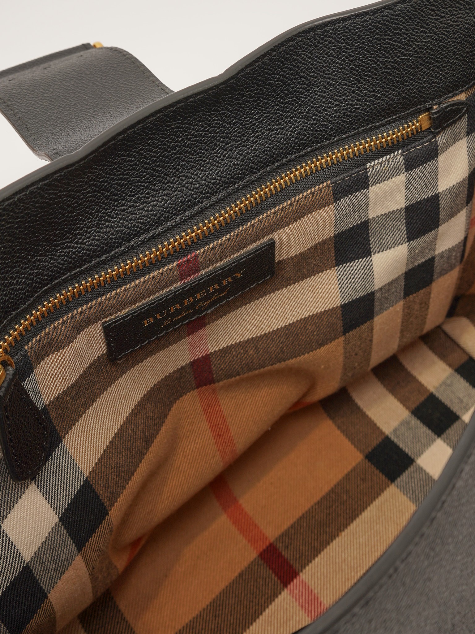 Burberry Buckle 8