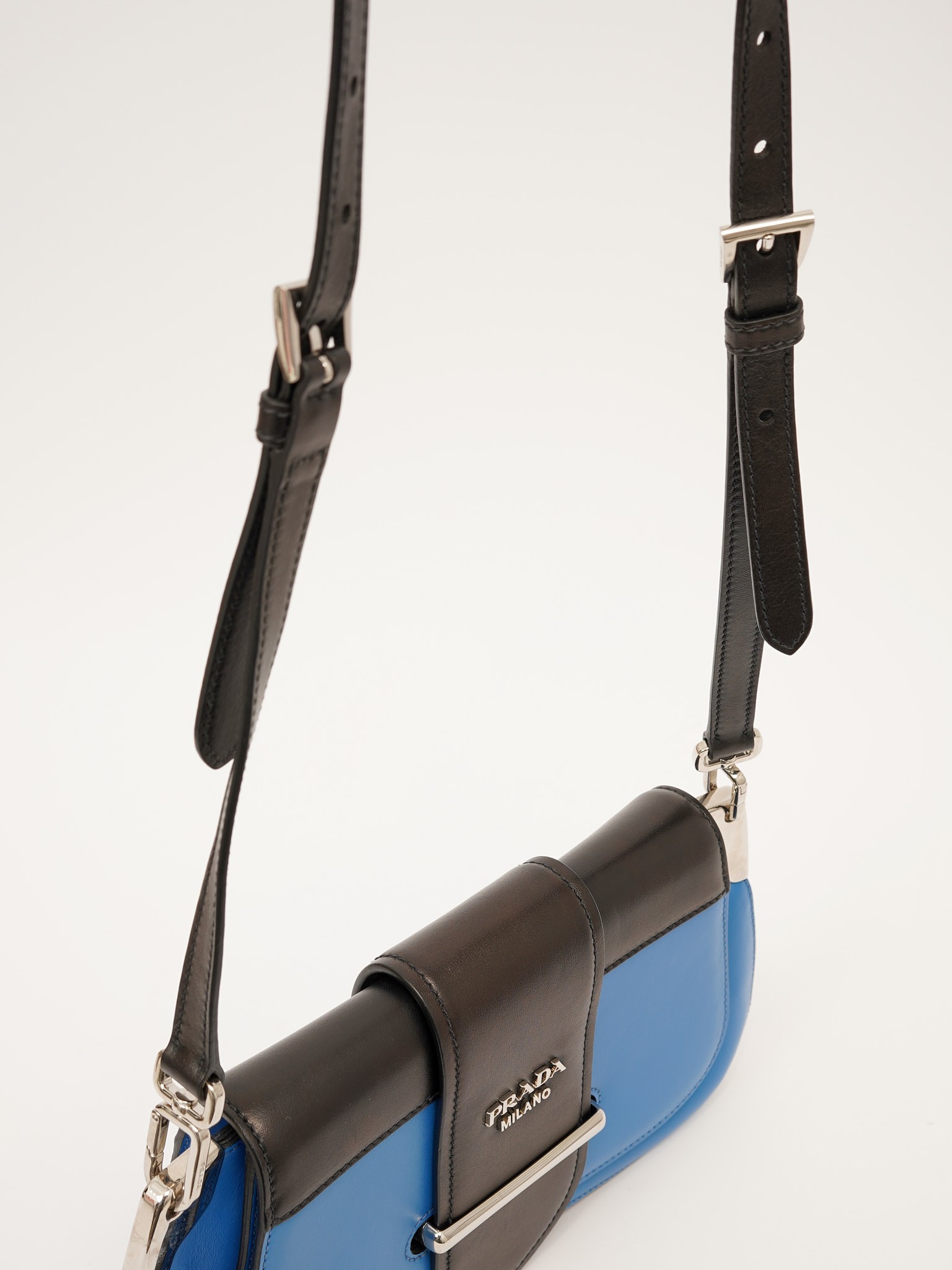 Prada Sidonie 4