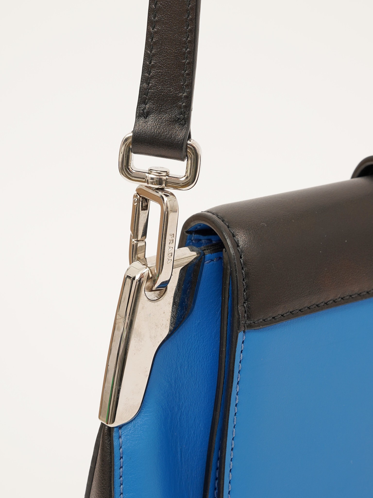 Prada Sidonie 6