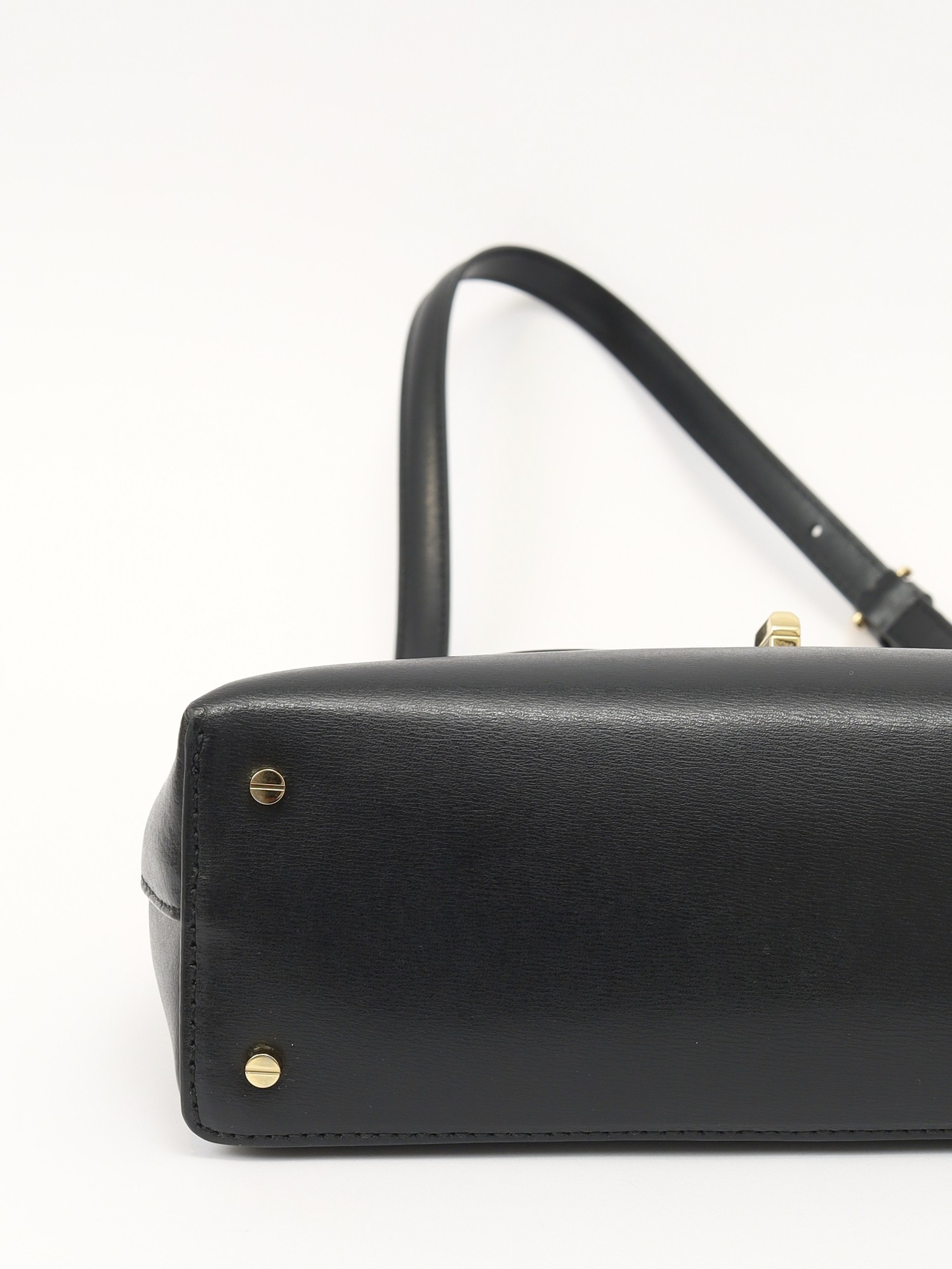 Toteme T-lock 8