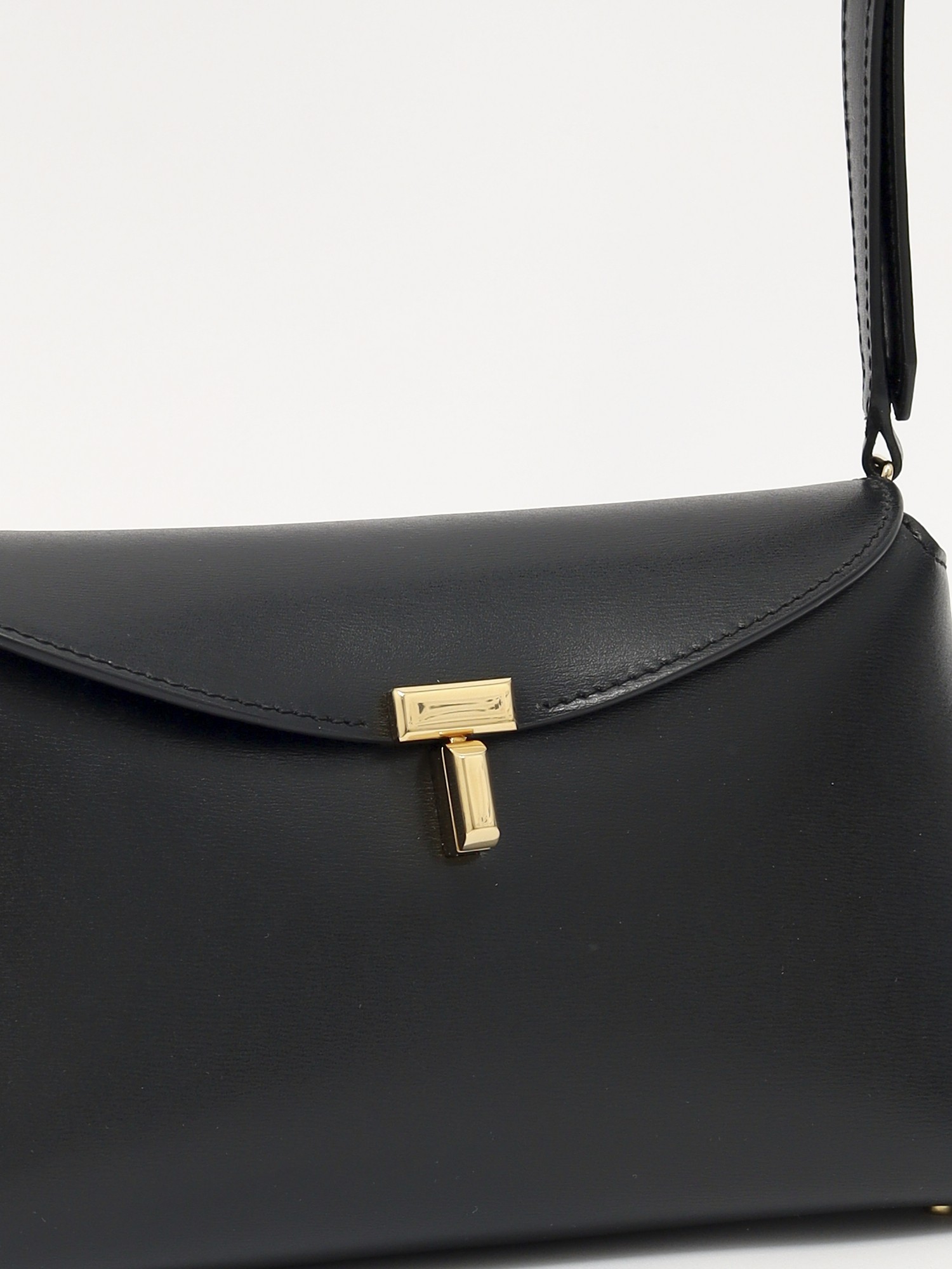 Toteme T-lock 5