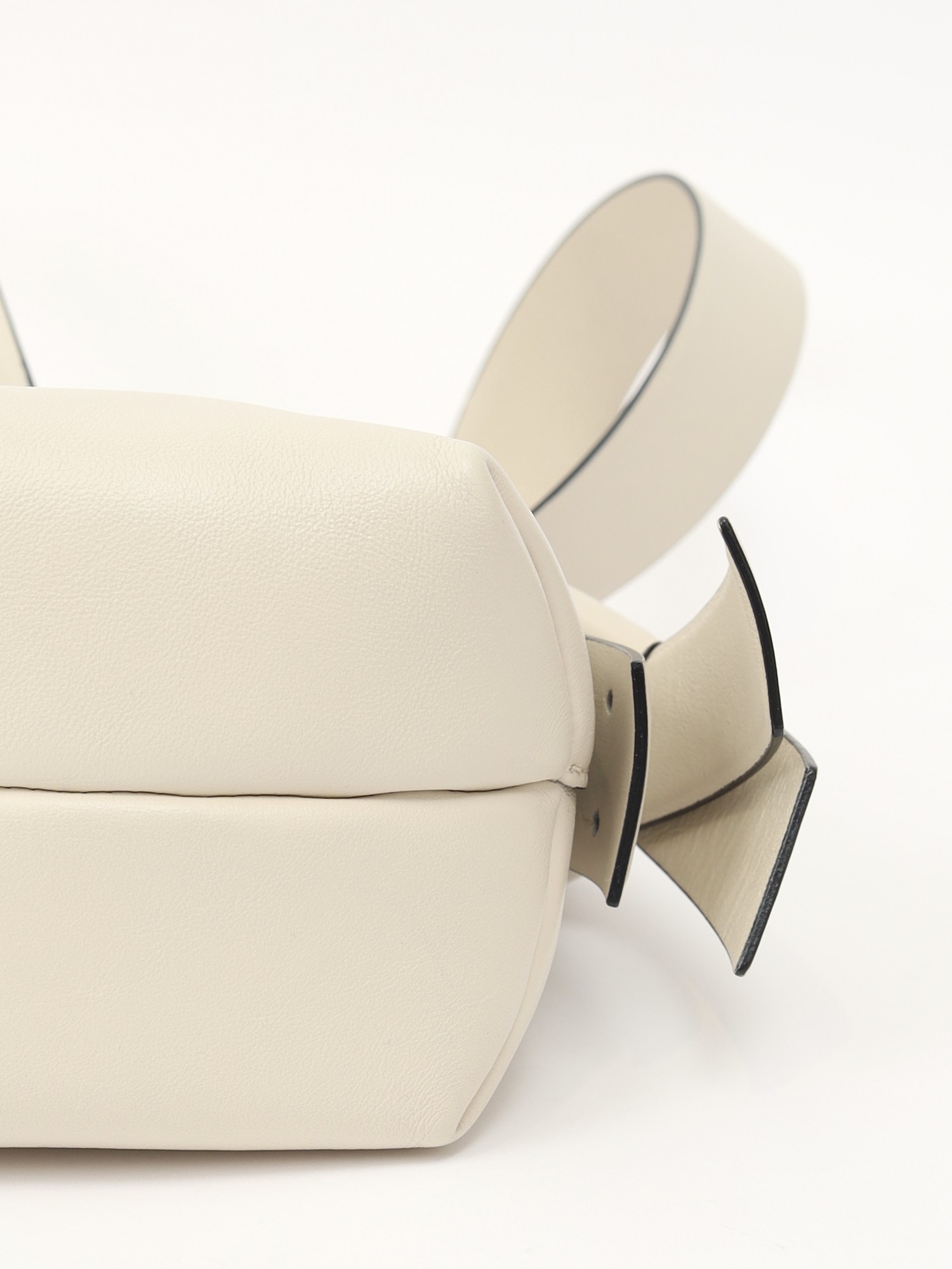 Acne Studios Musubi 9
