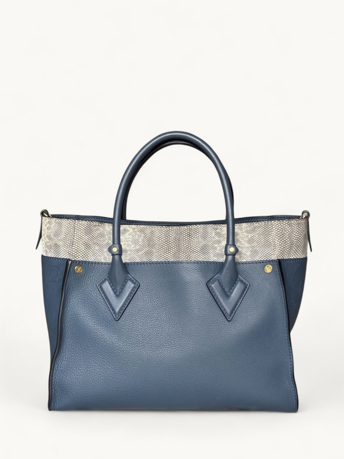 Louis Vuitton On My Side 2