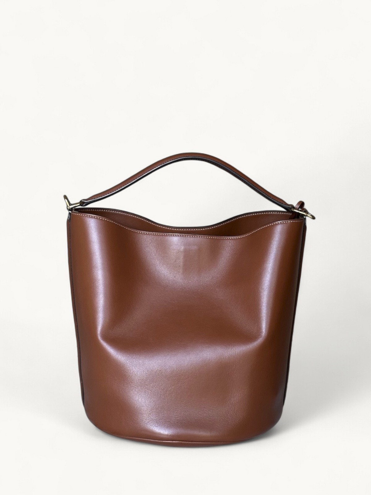 Celine Bucket 4