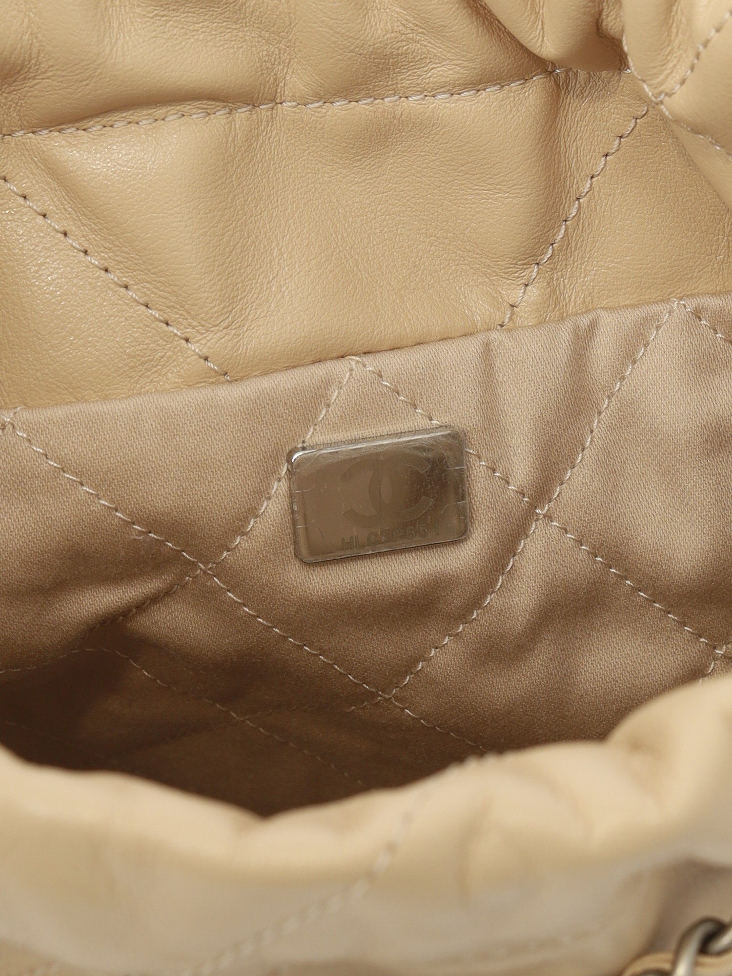 Chanel 22 12