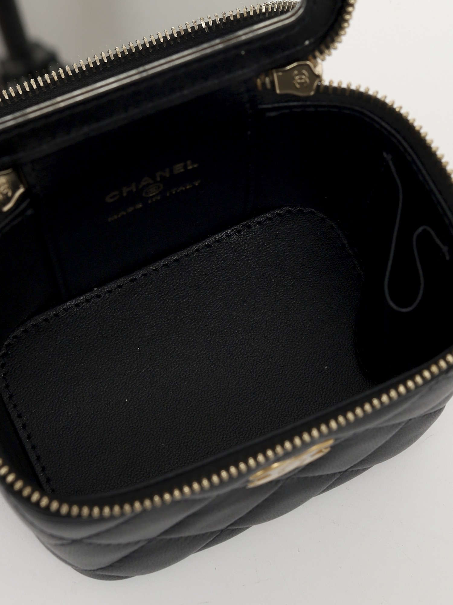 Chanel Vanity 10