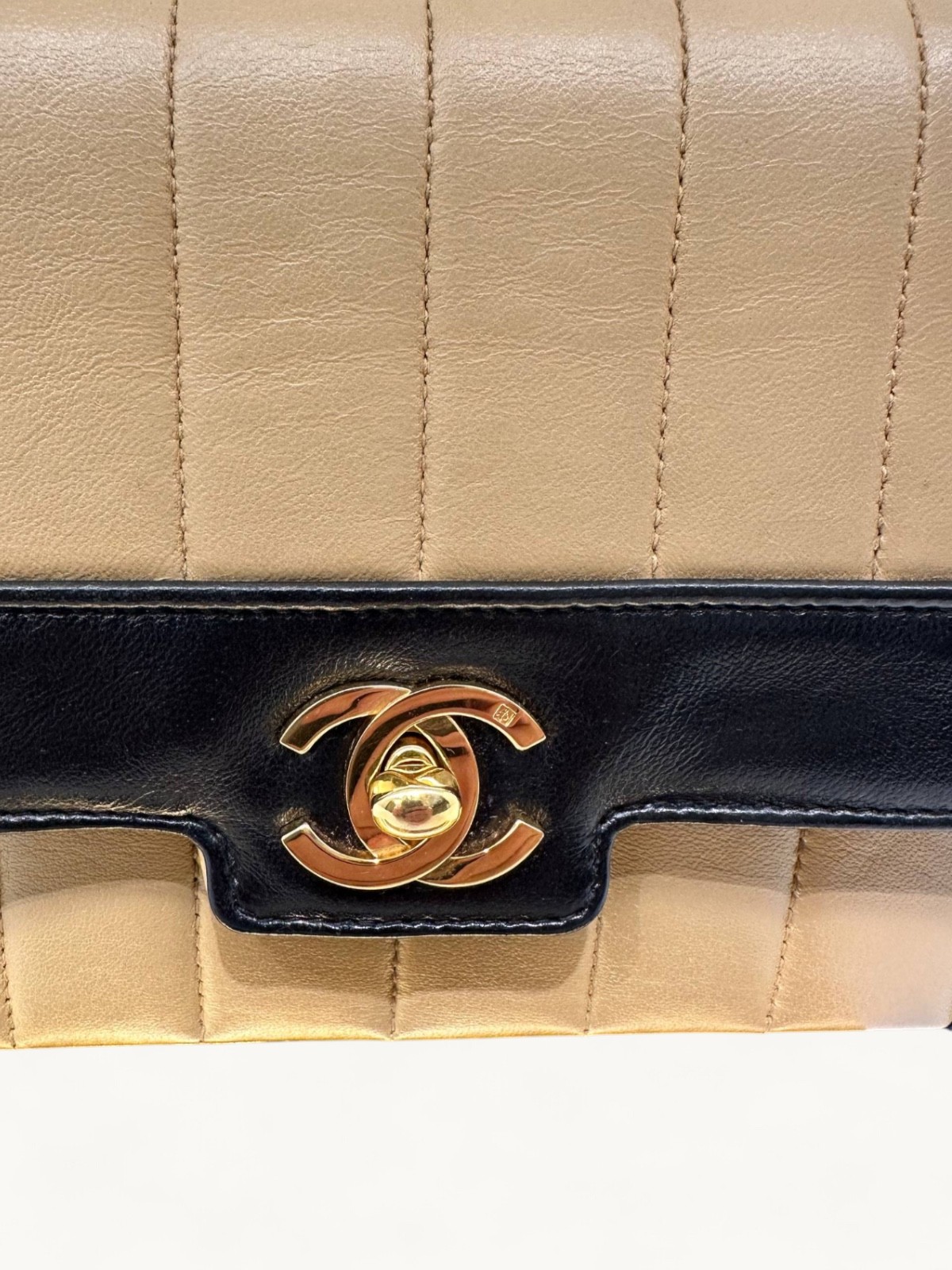 Chanel Vertical 2