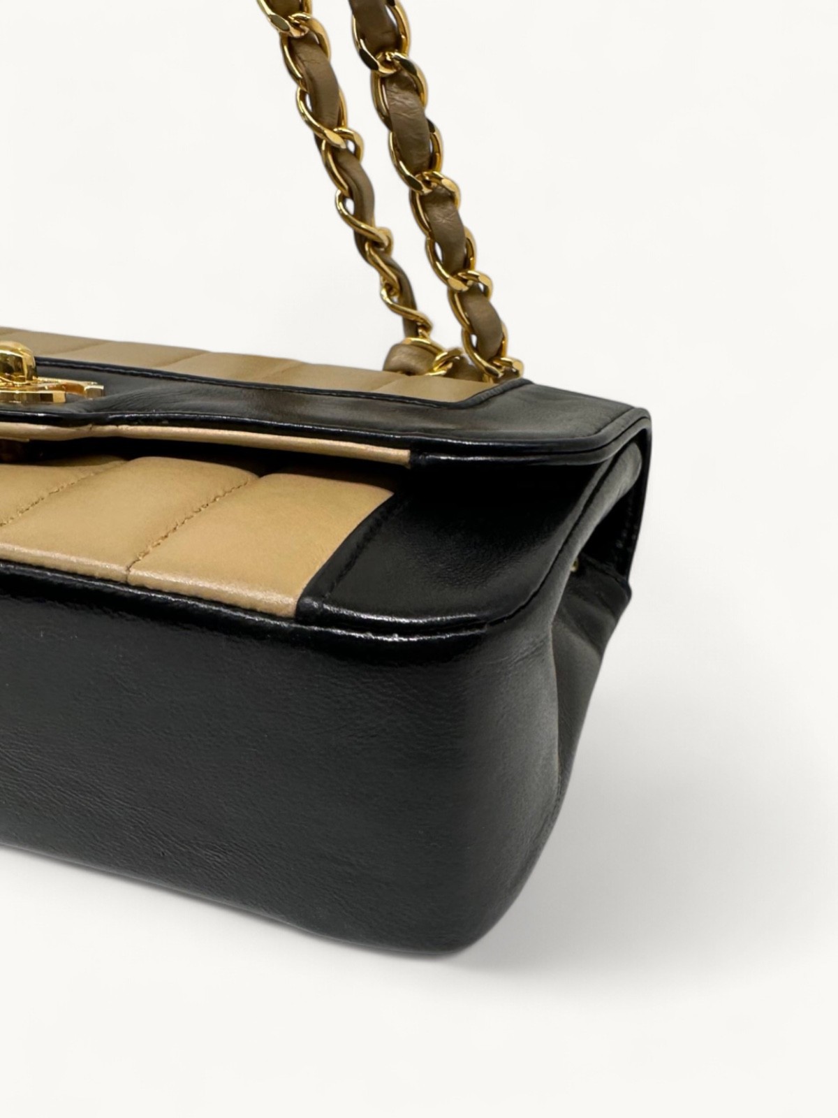 Chanel Vertical 3