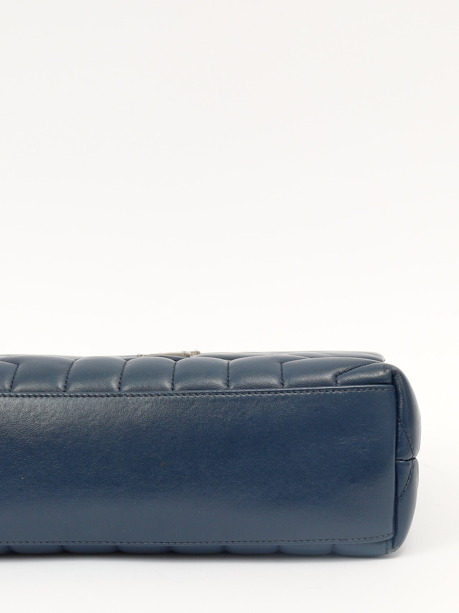 Saint Laurent LouLou 7