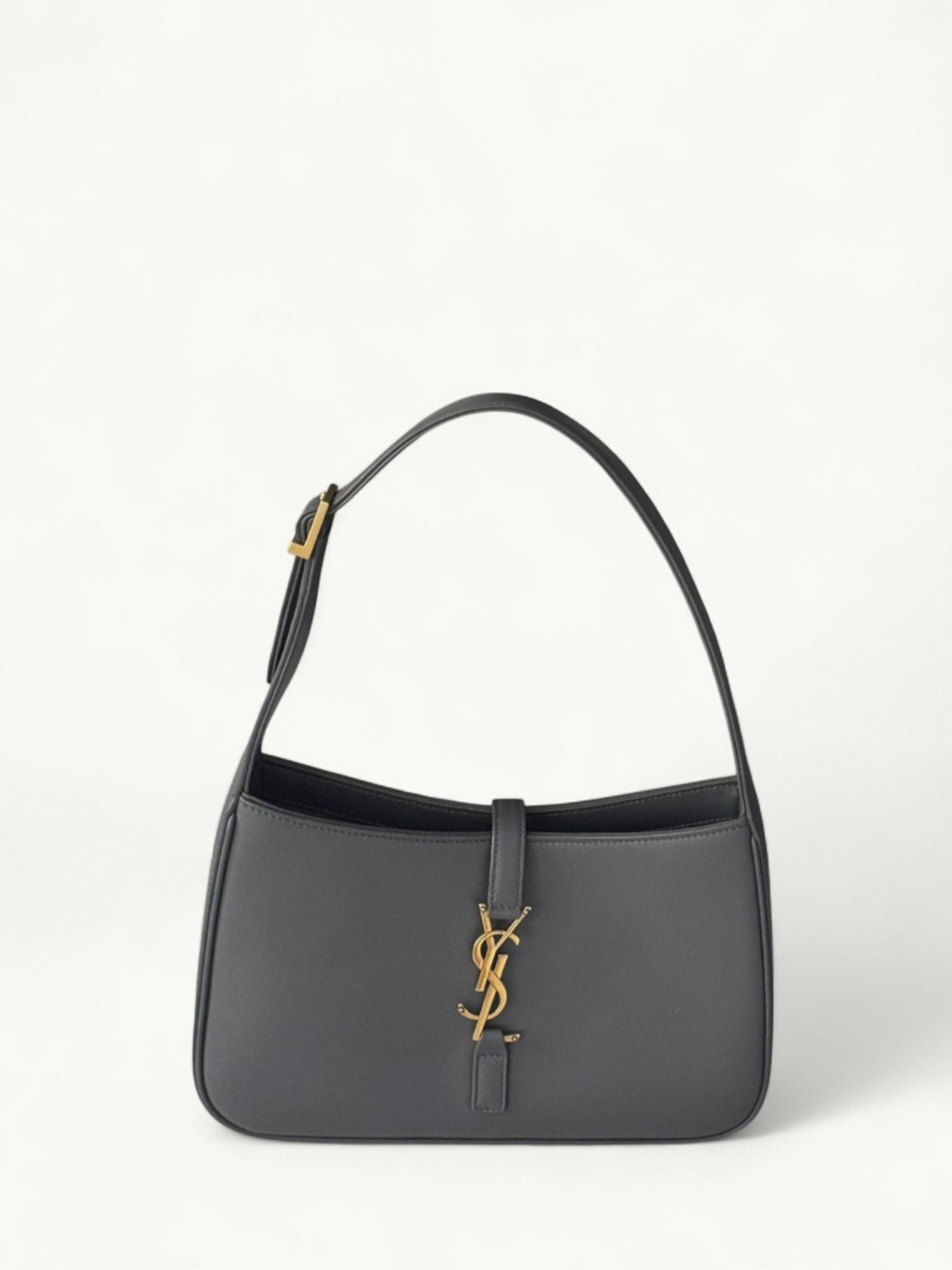 Saint Laurent Le 5 a 7  0