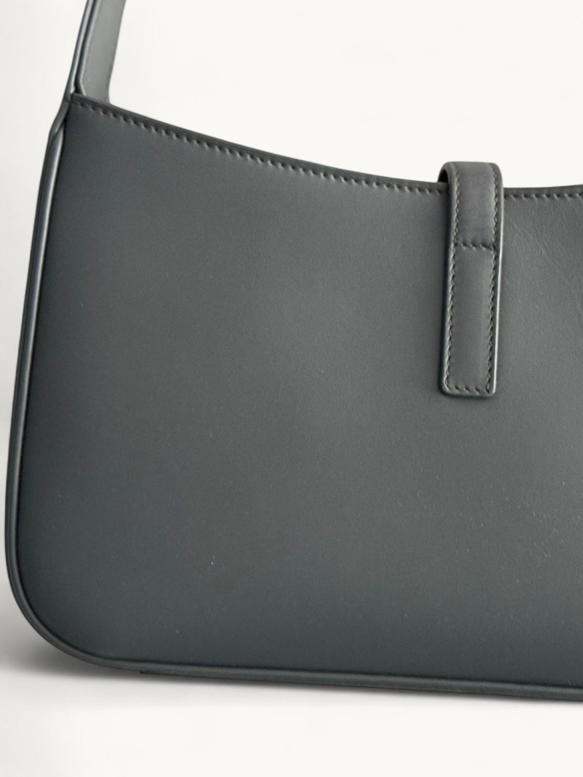 Saint Laurent Le 5 a 7  3