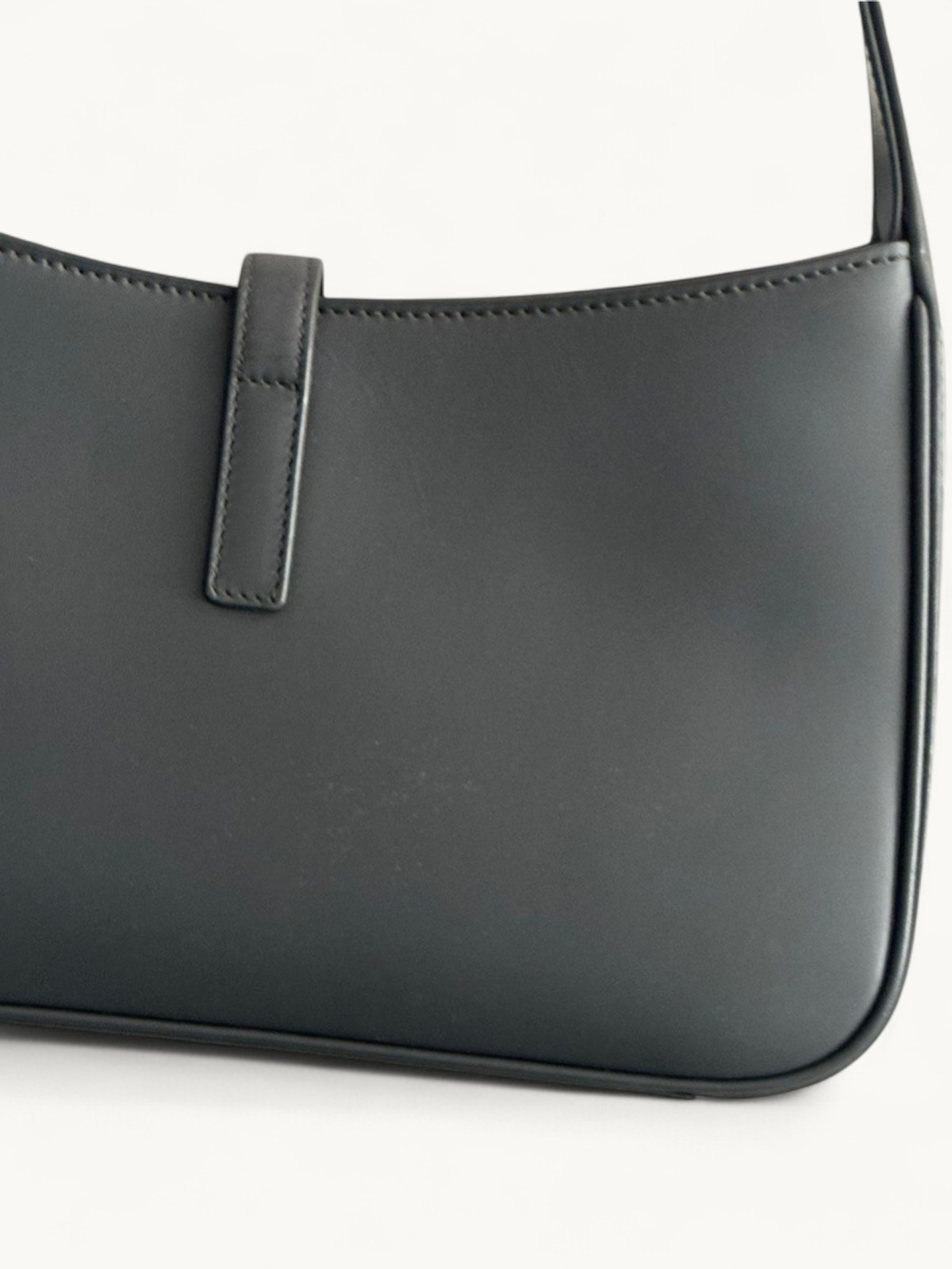 Saint Laurent Le 5 a 7  5