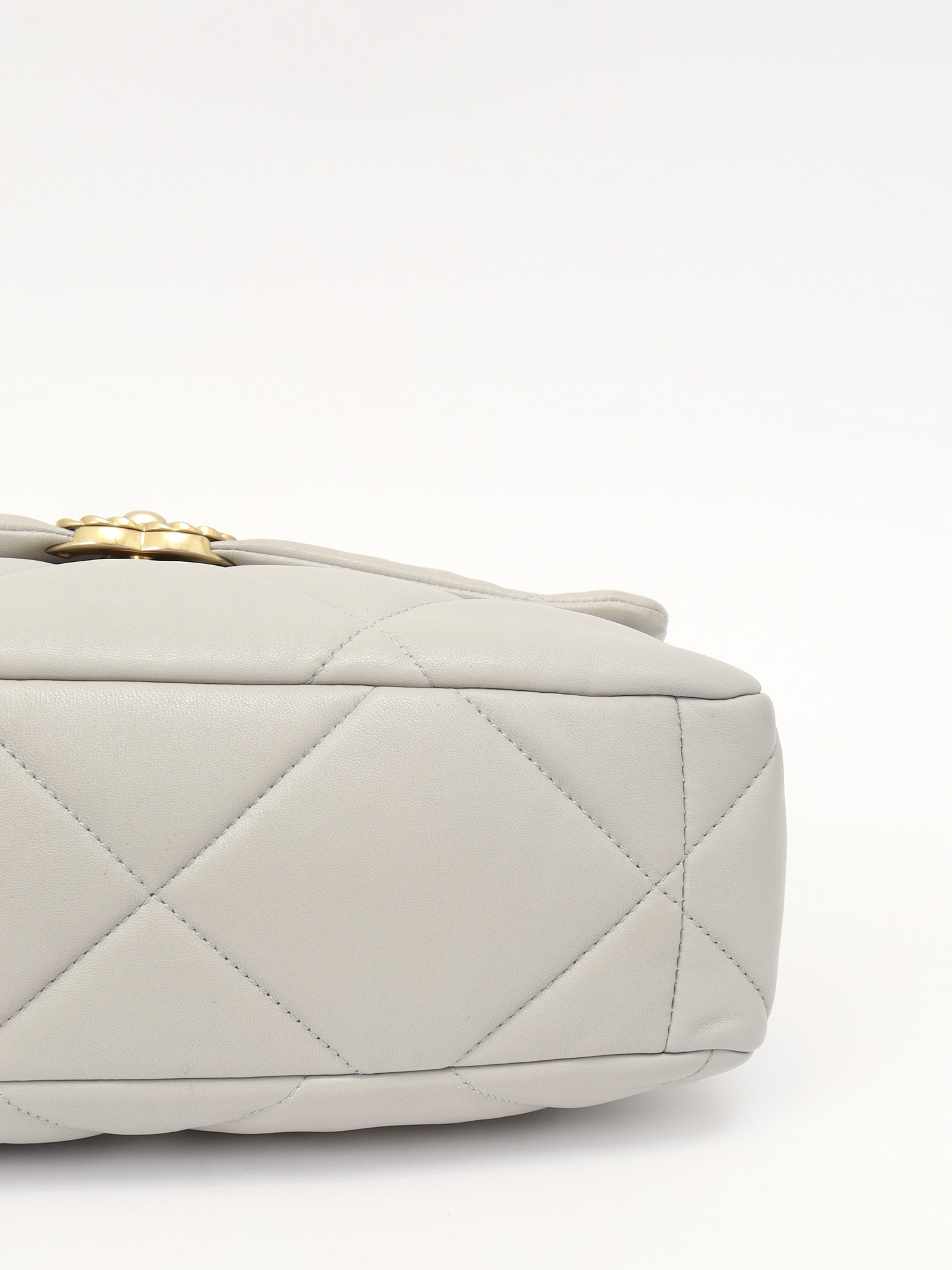 Chanel 19 9