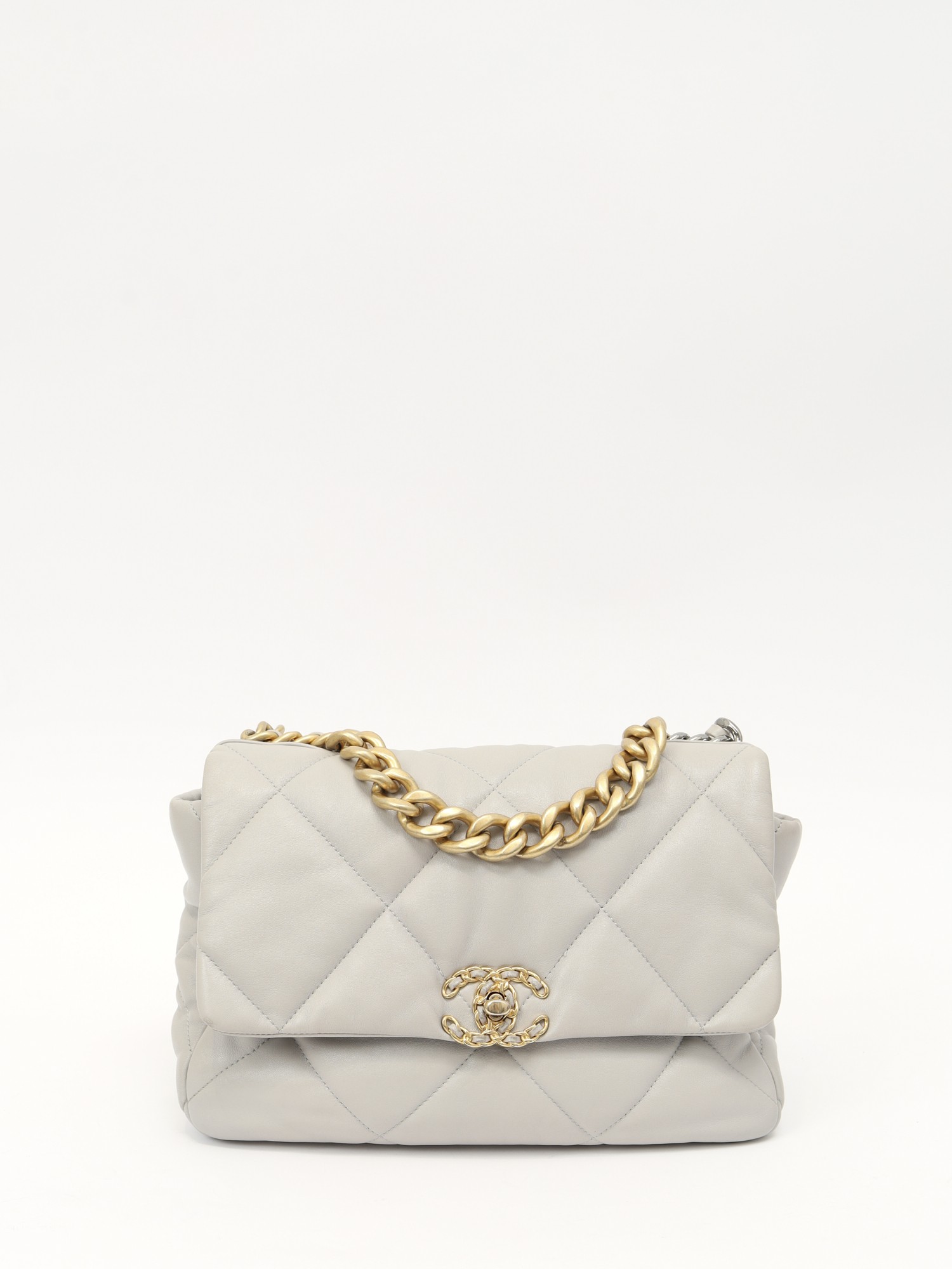Chanel 19 0