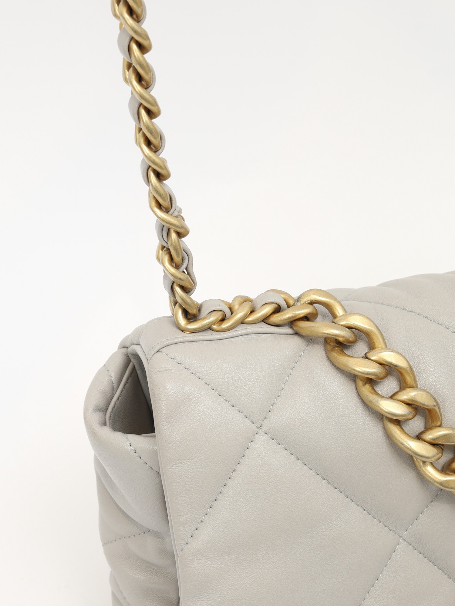 Chanel 19 6