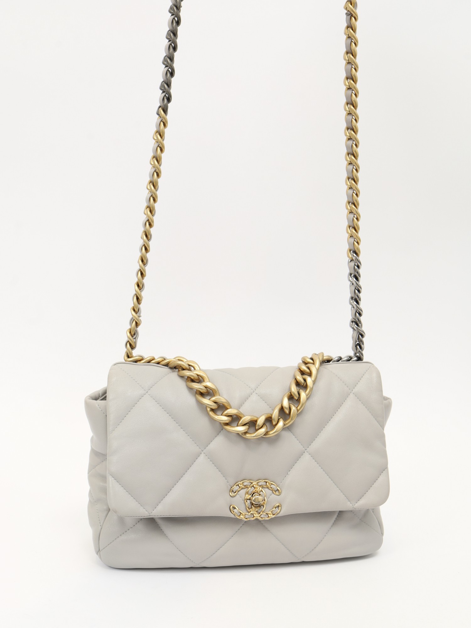 Chanel 19 4