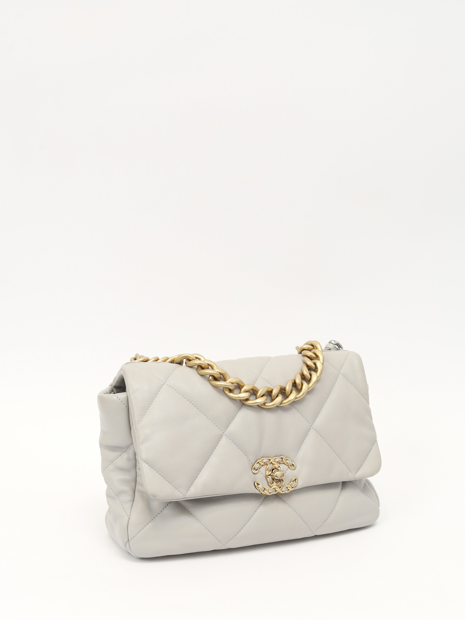 Chanel 19 2