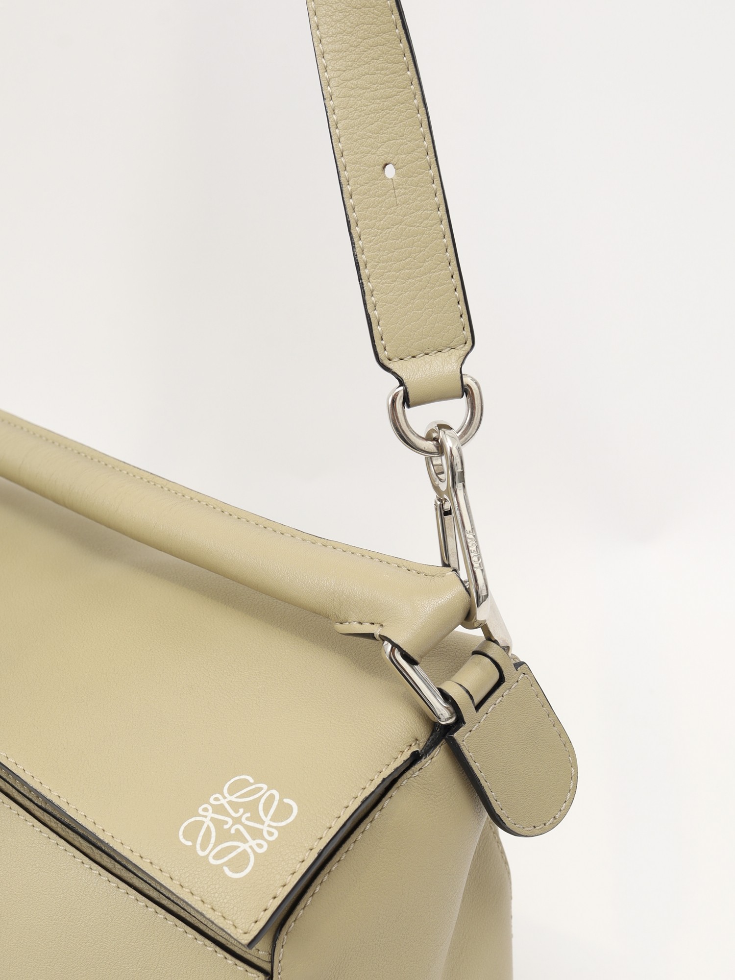 Loewe Puzzle 7