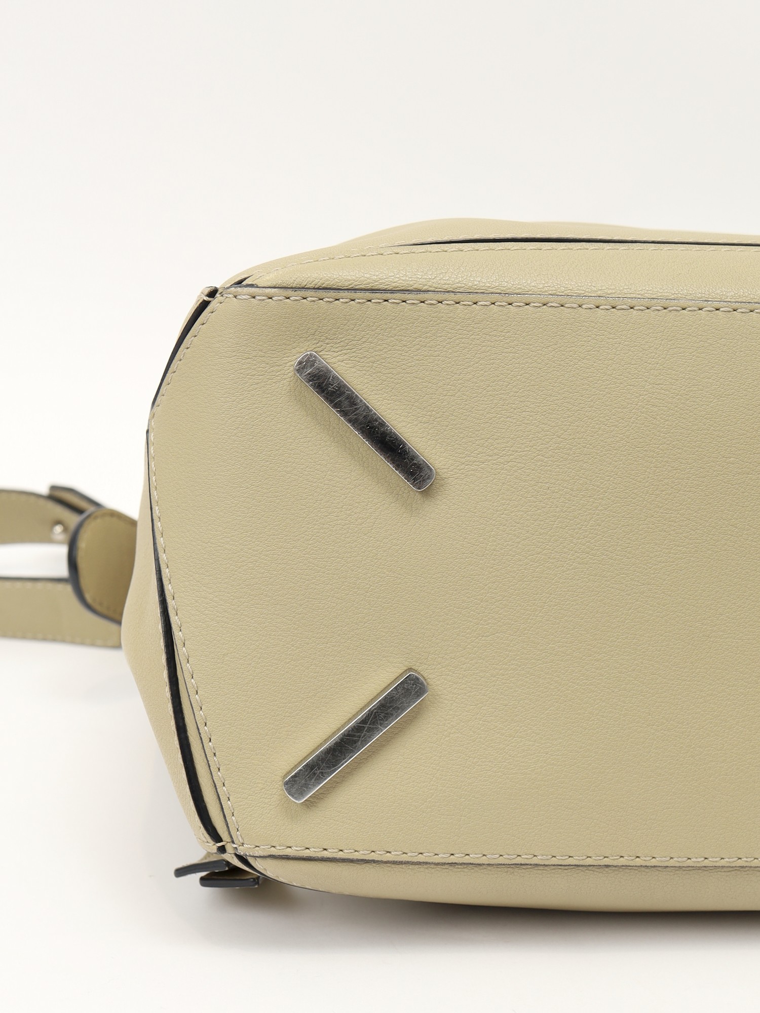 Loewe Puzzle 8