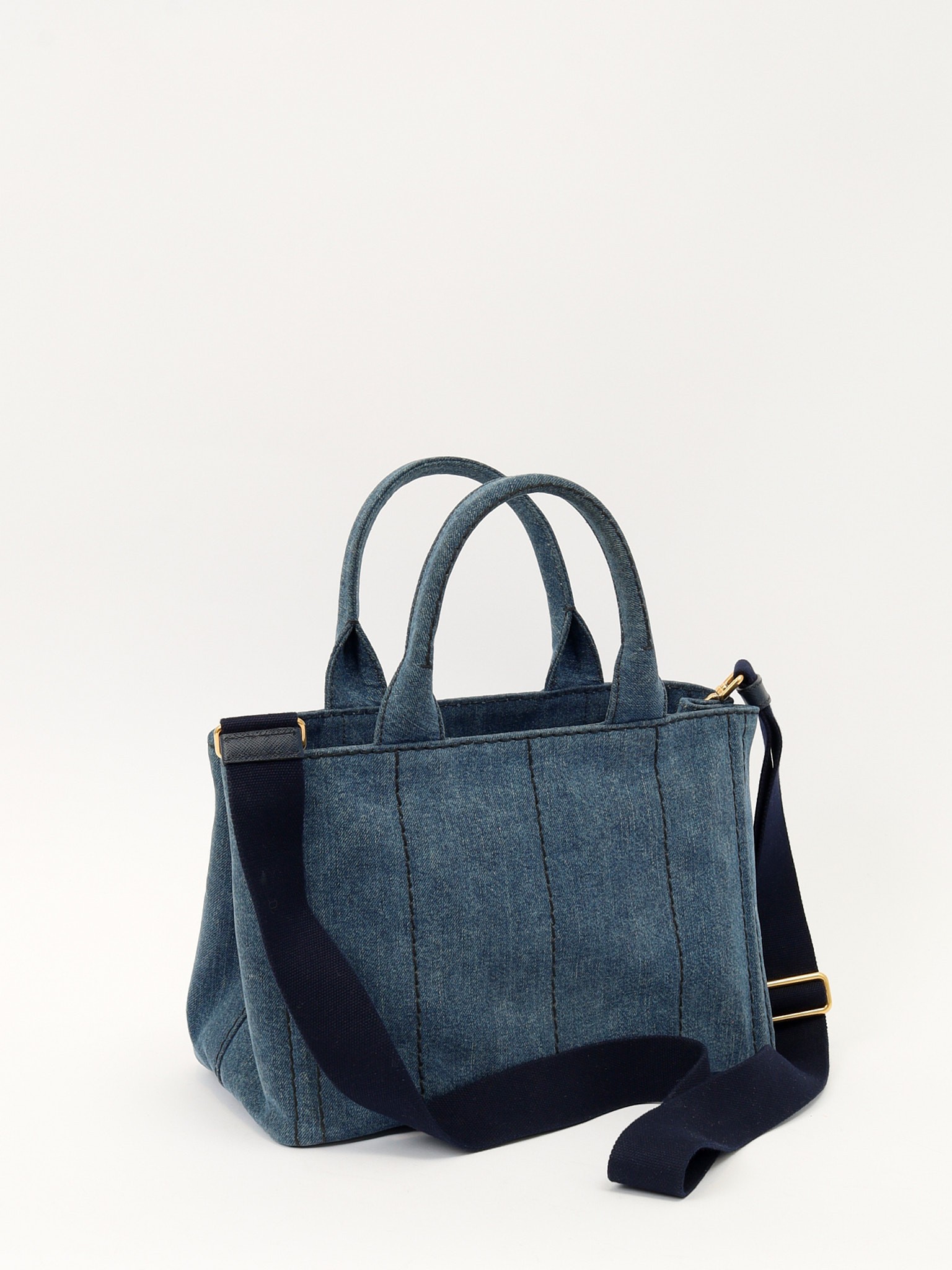 Prada Canapa 3
