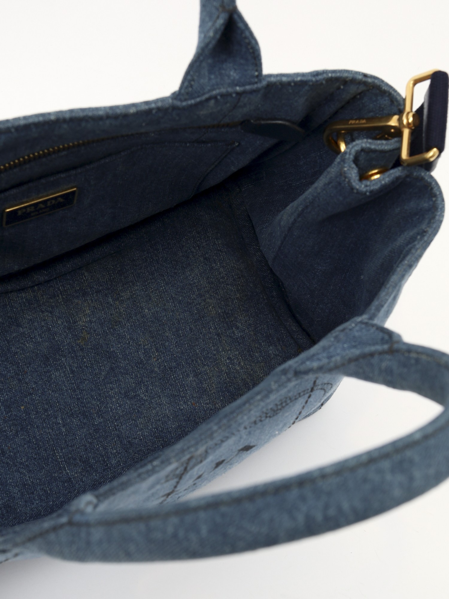 Prada Canapa 10