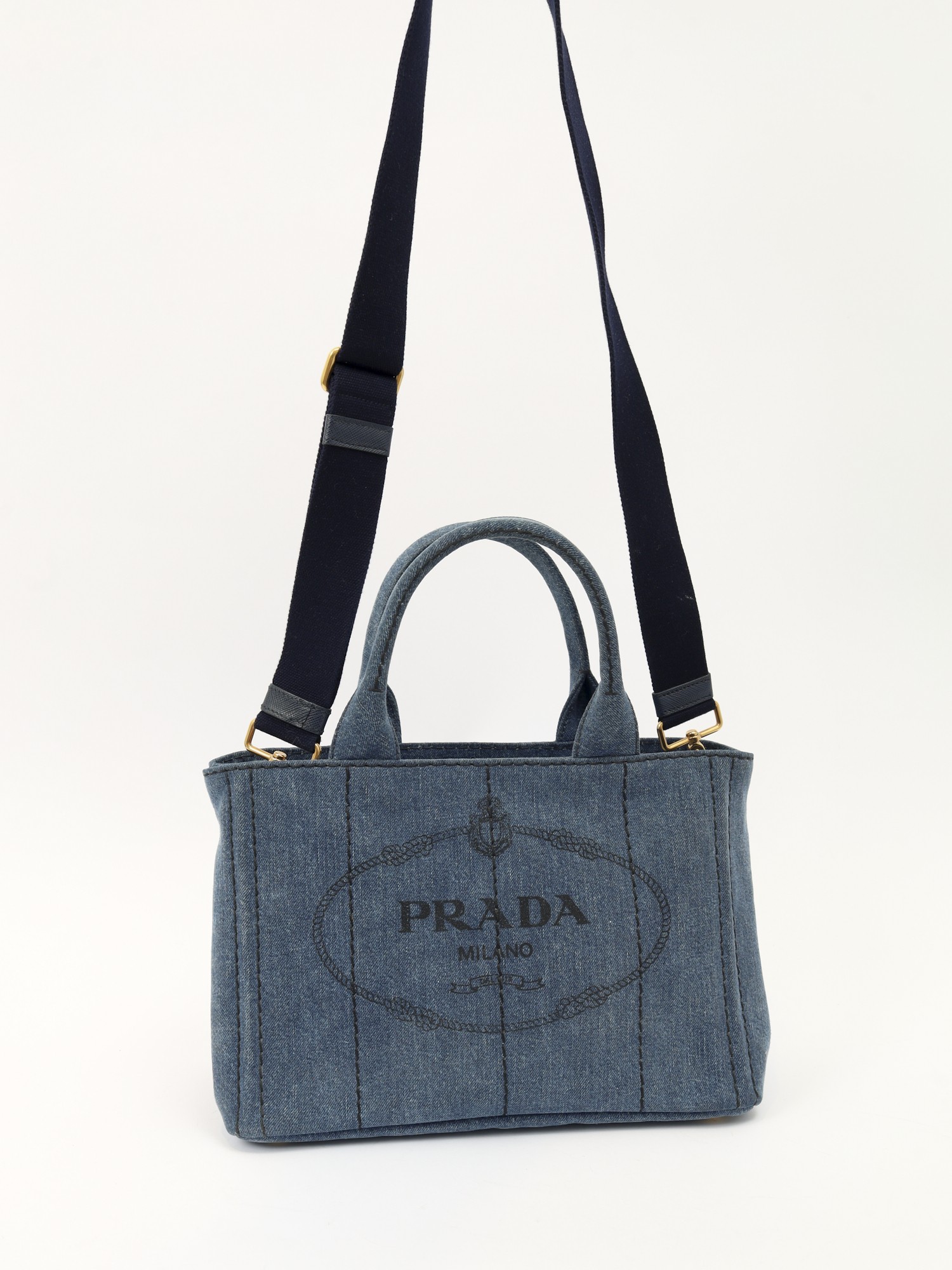 Prada Canapa 4