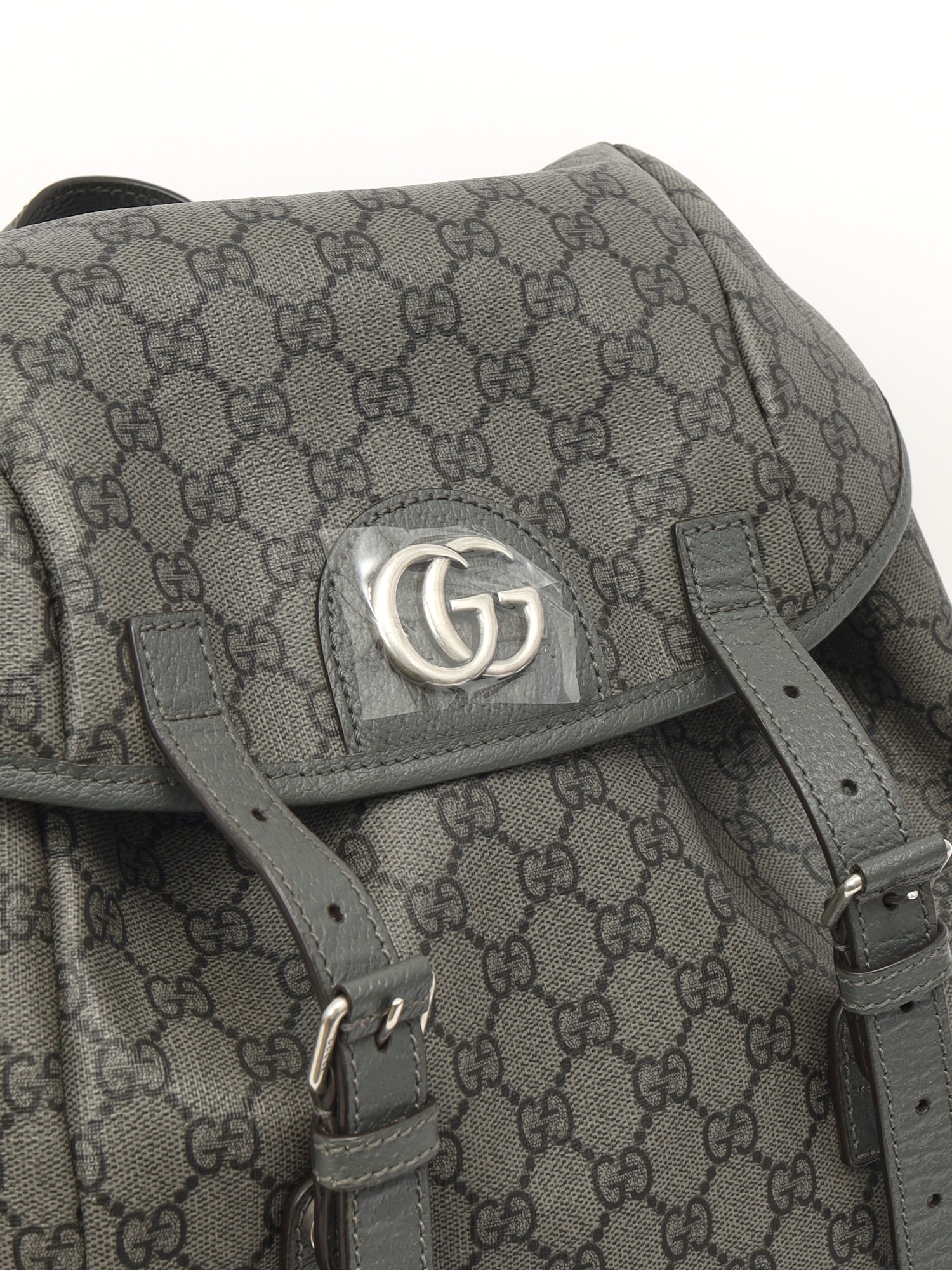 Gucci GG Supreme 4