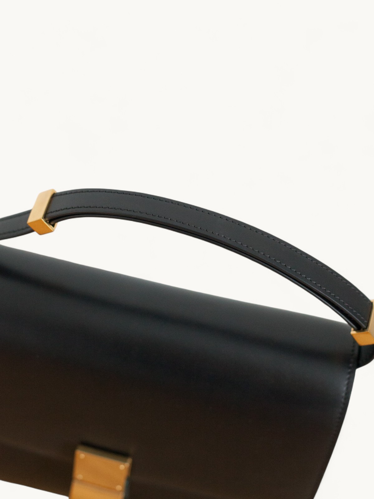 Celine Classic  7