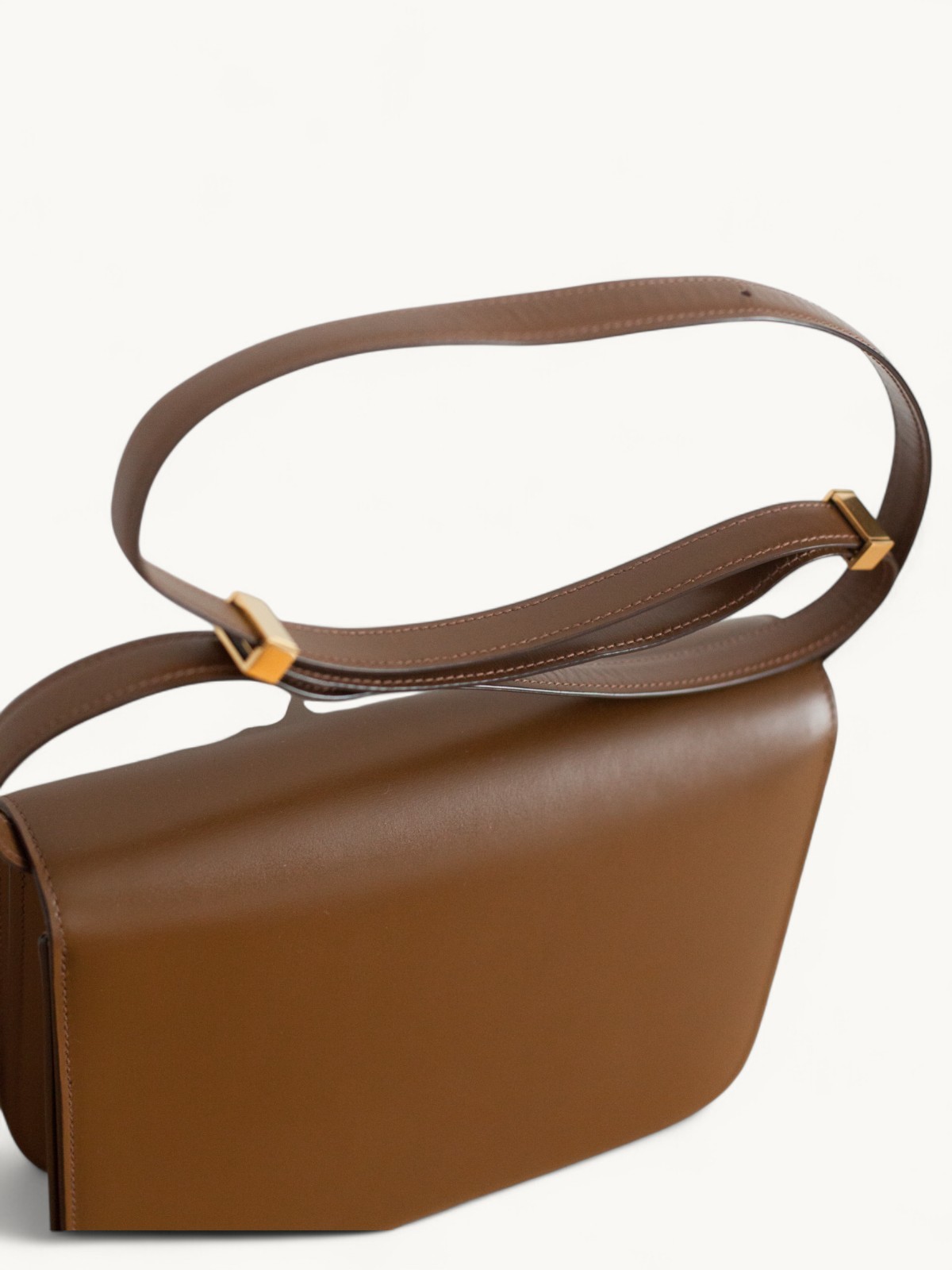 Celine Classic  8