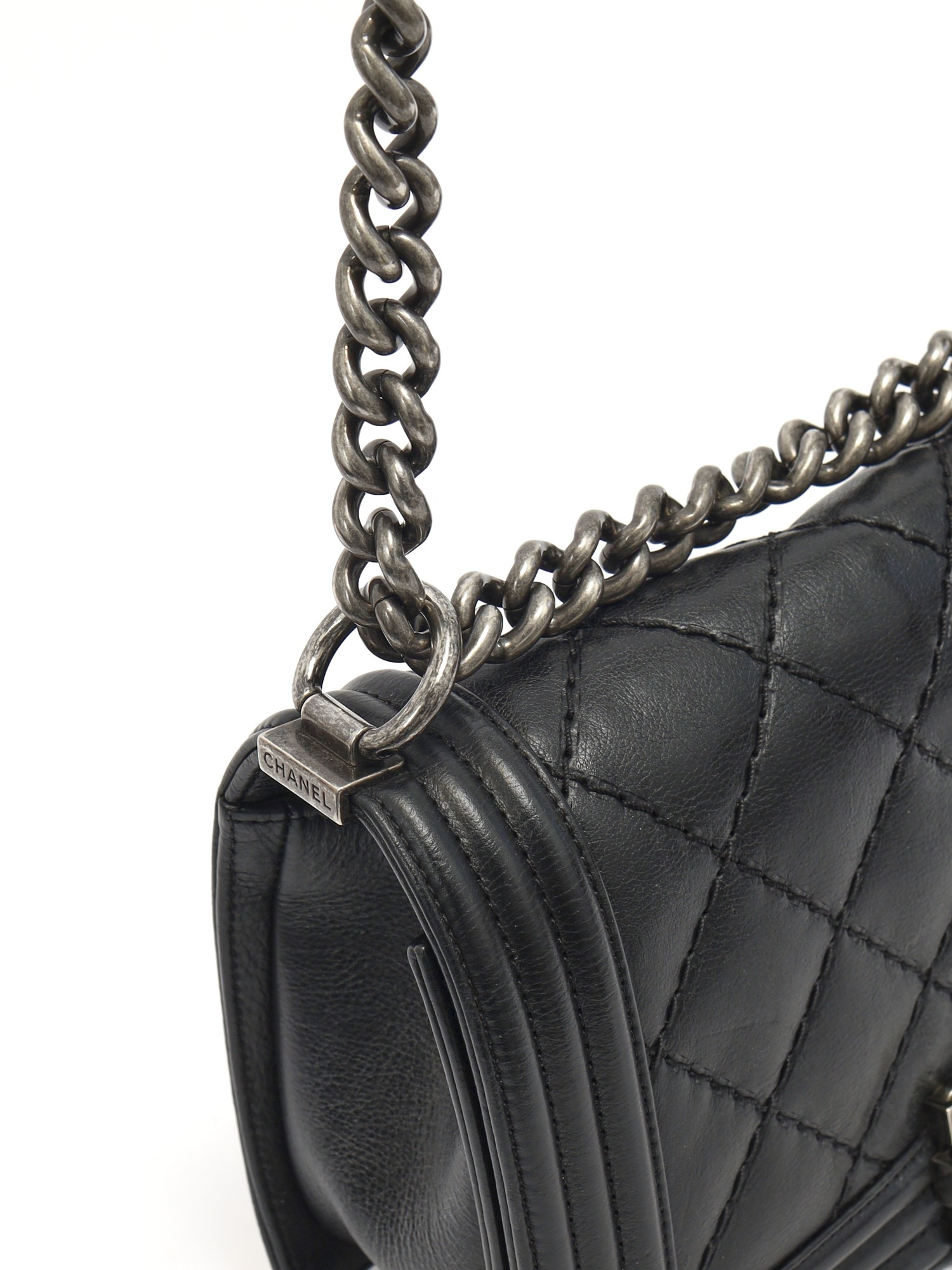 Chanel Boy 7
