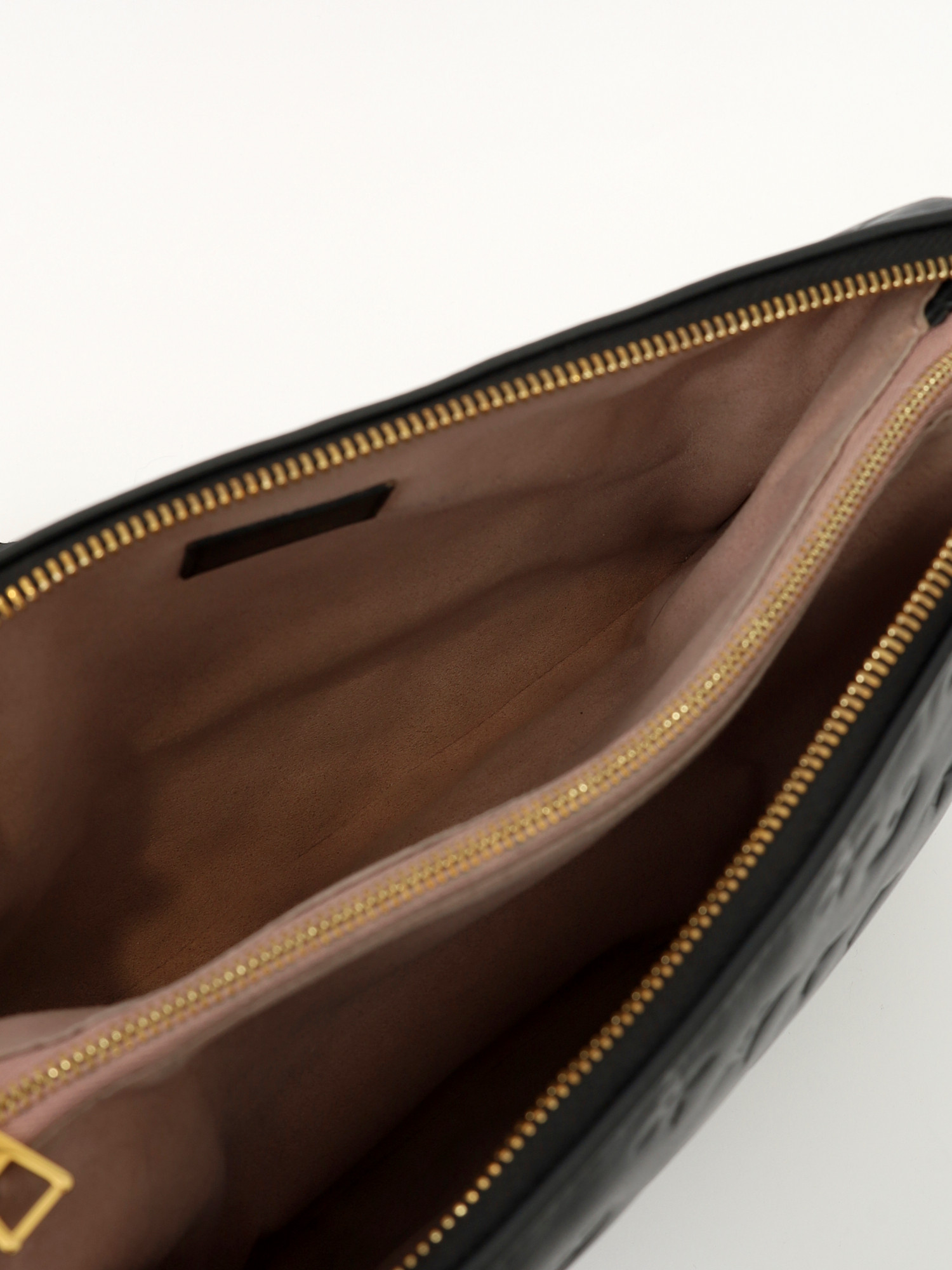 Louis Vuitton Coussin  9