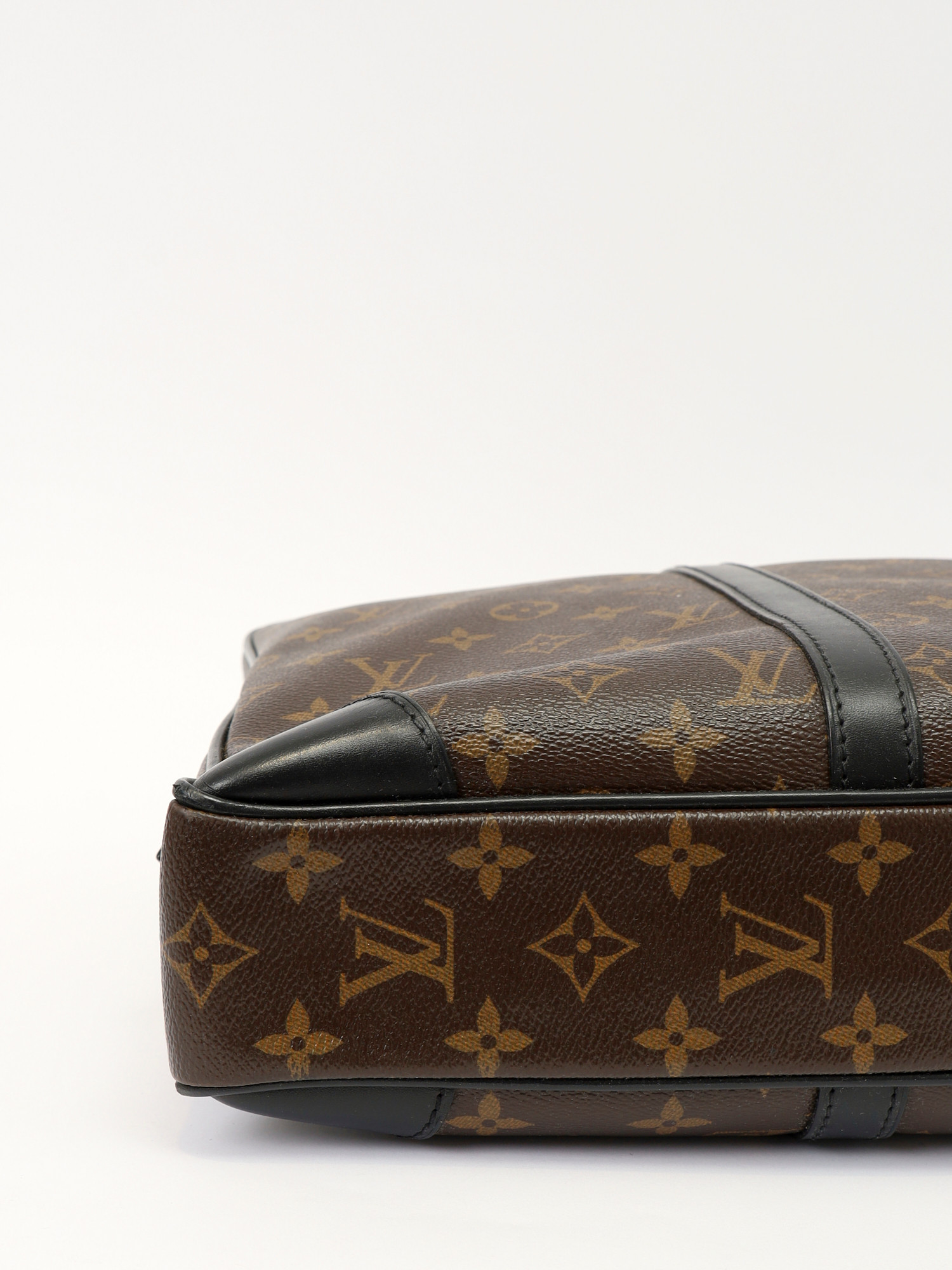 Louis Vuitton Porte Documents Voyage 7