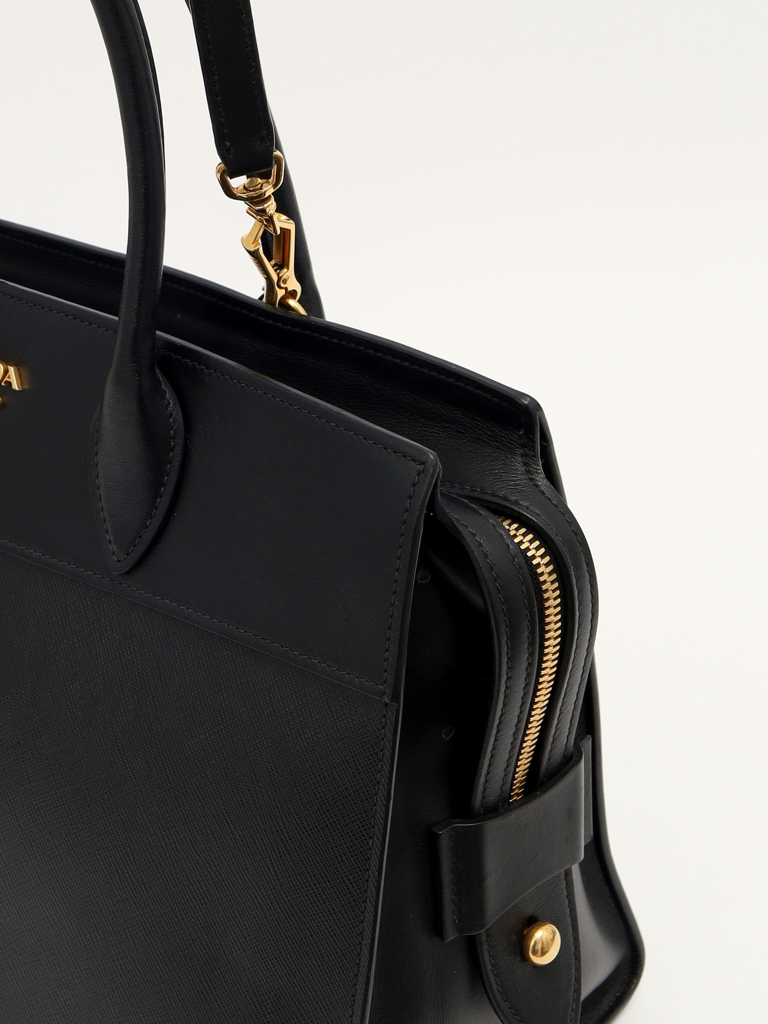 Prada Esplanade 8
