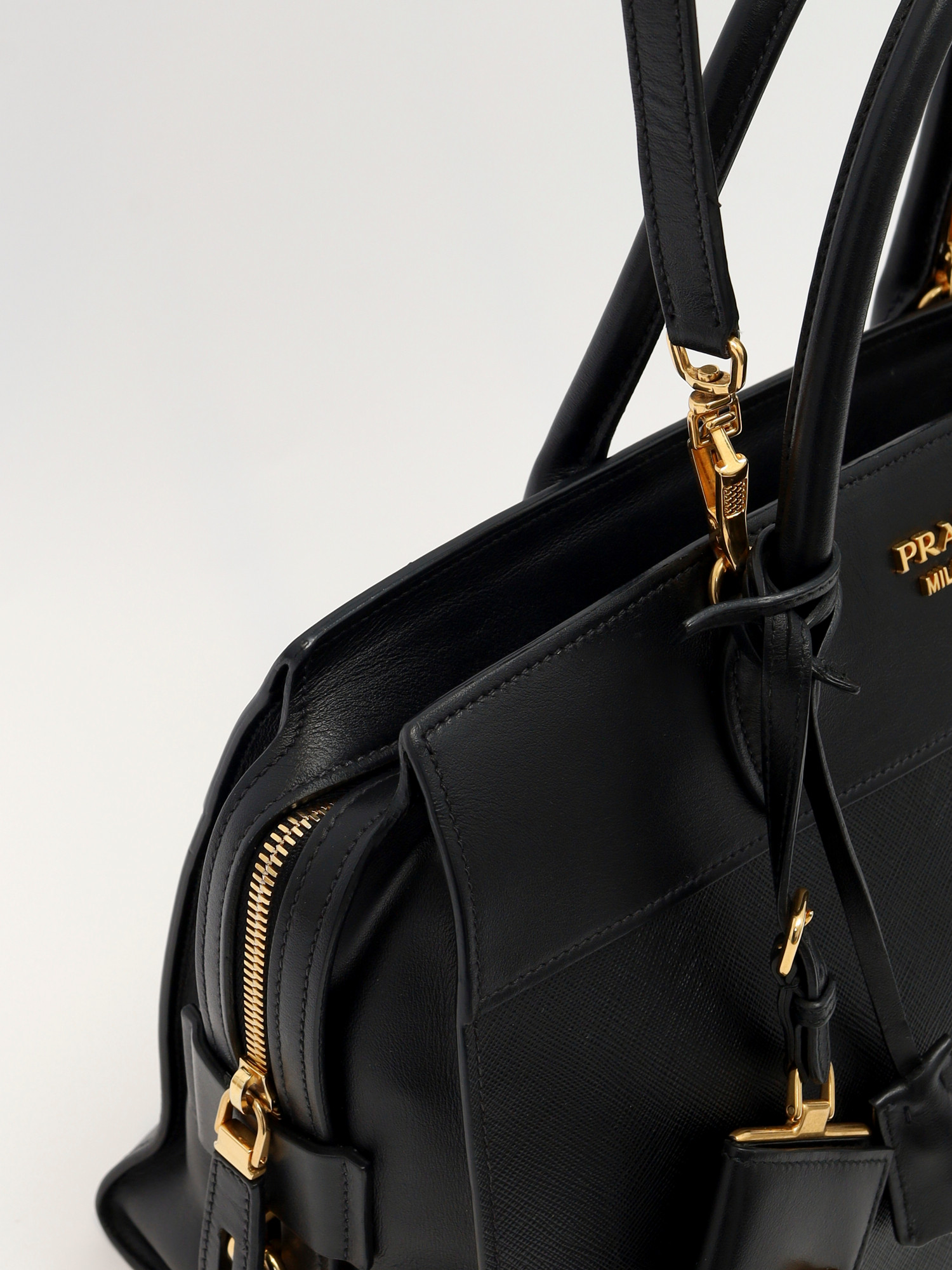 Prada Esplanade 7