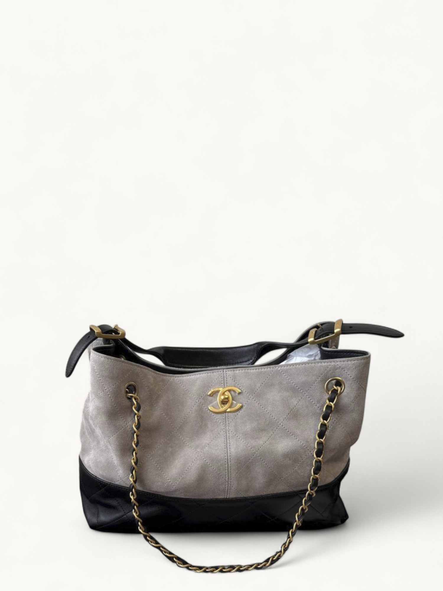 Chanel Shopping 0