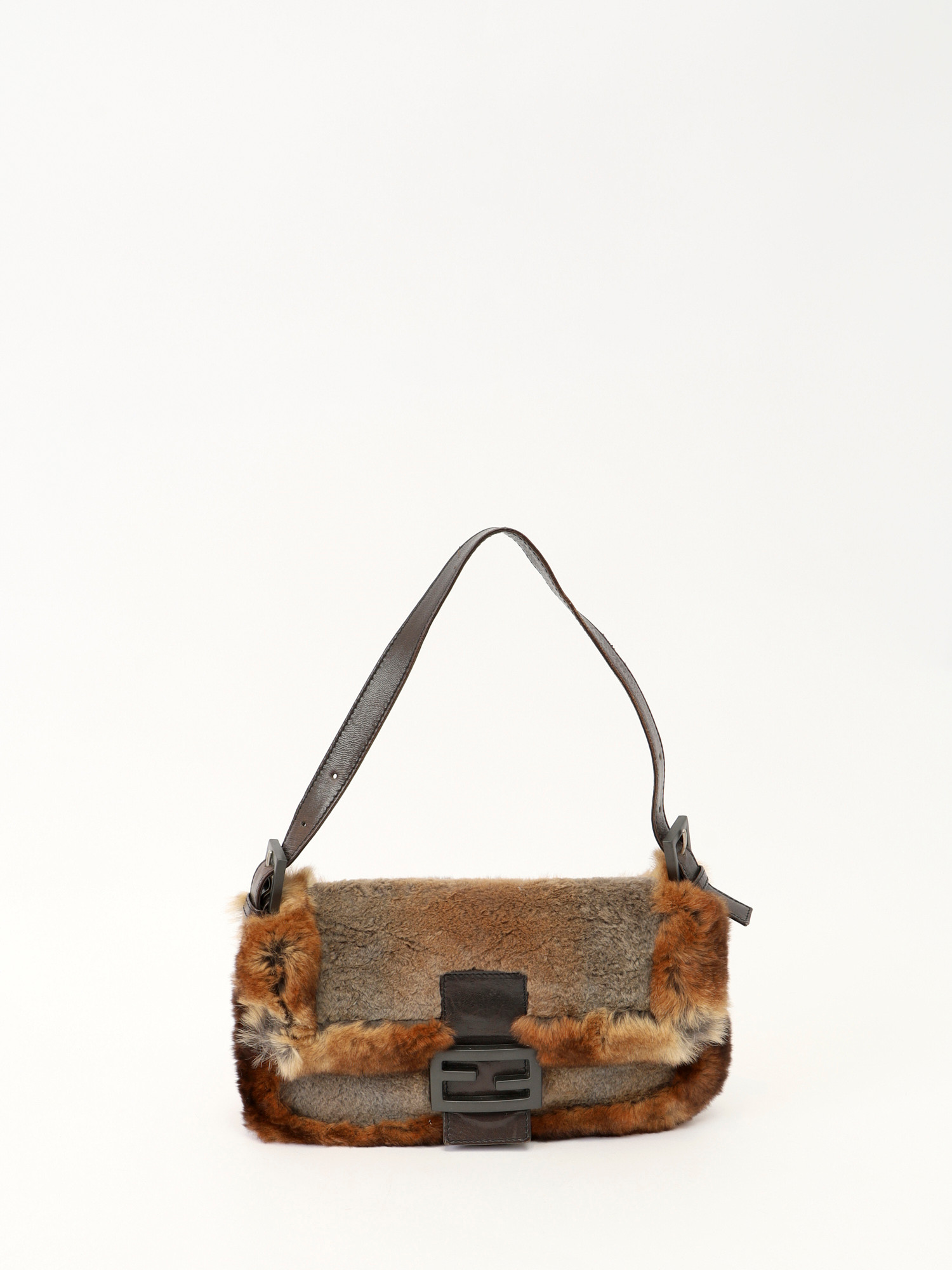 Fendi Baguette  0