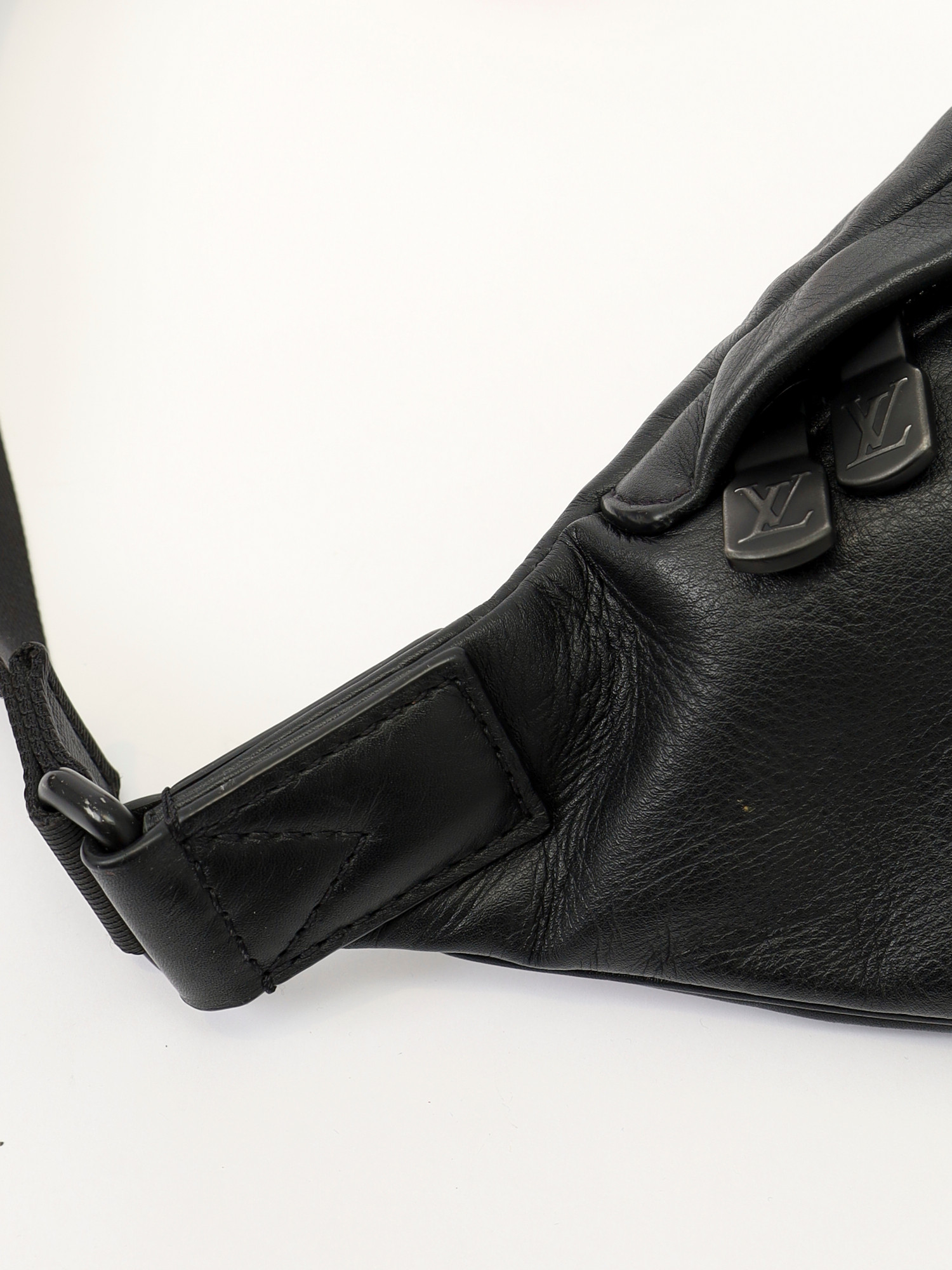 Louis Vuitton Discovery Bumbag  5