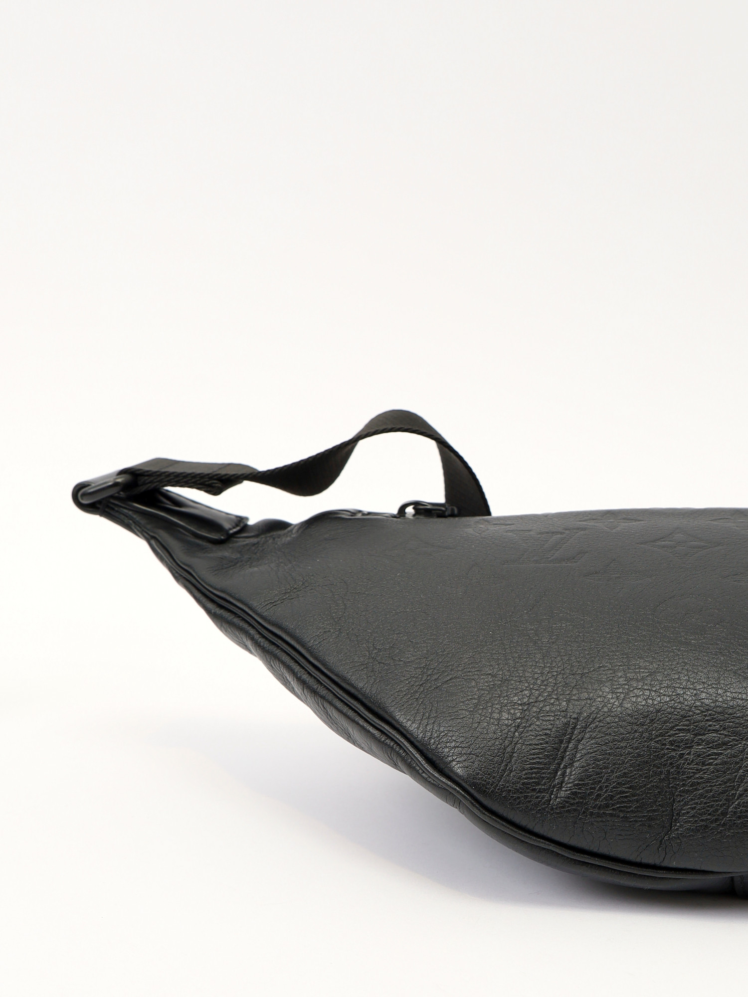 Louis Vuitton Discovery Bumbag  8