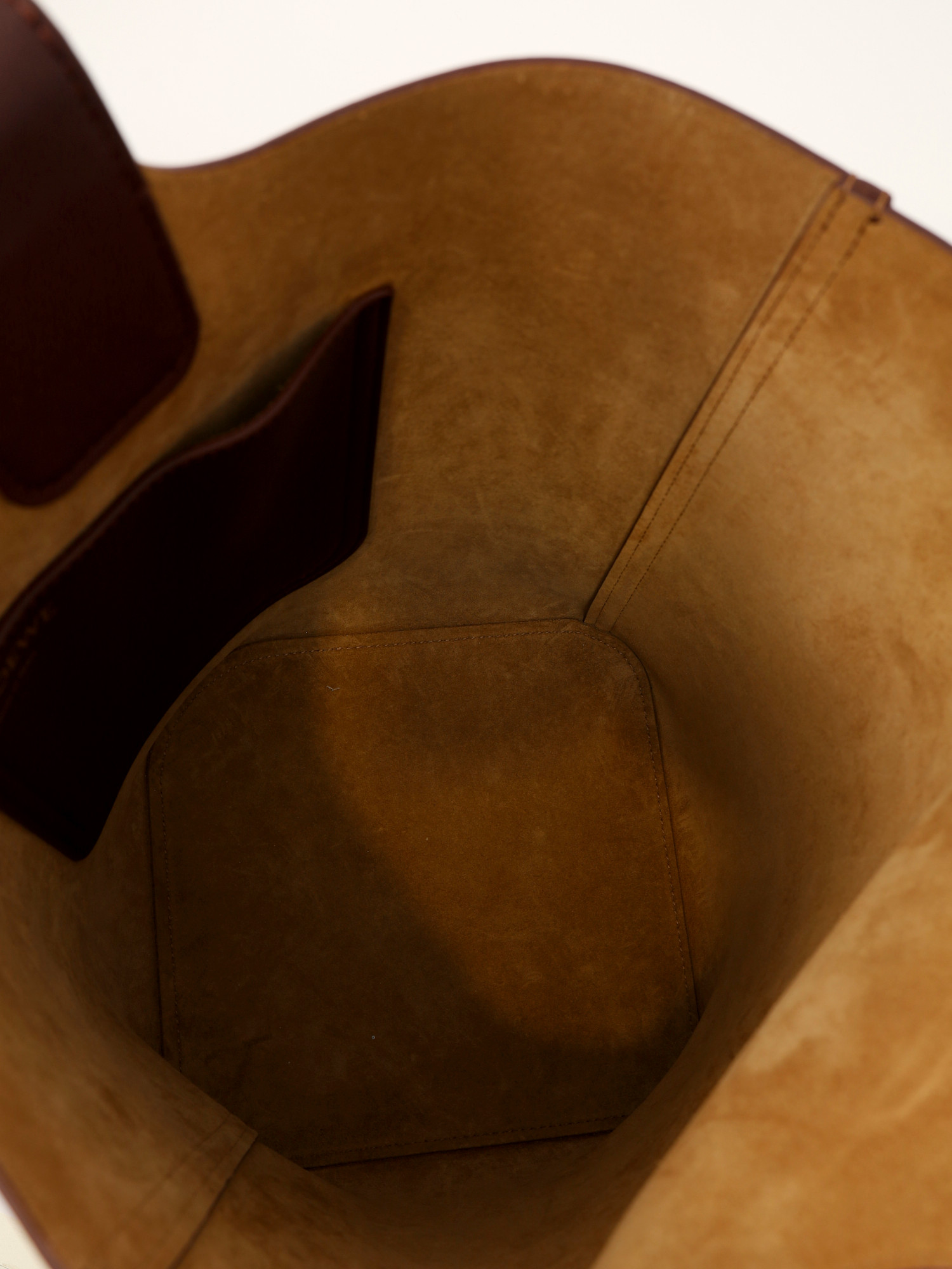Loewe Pebble  9
