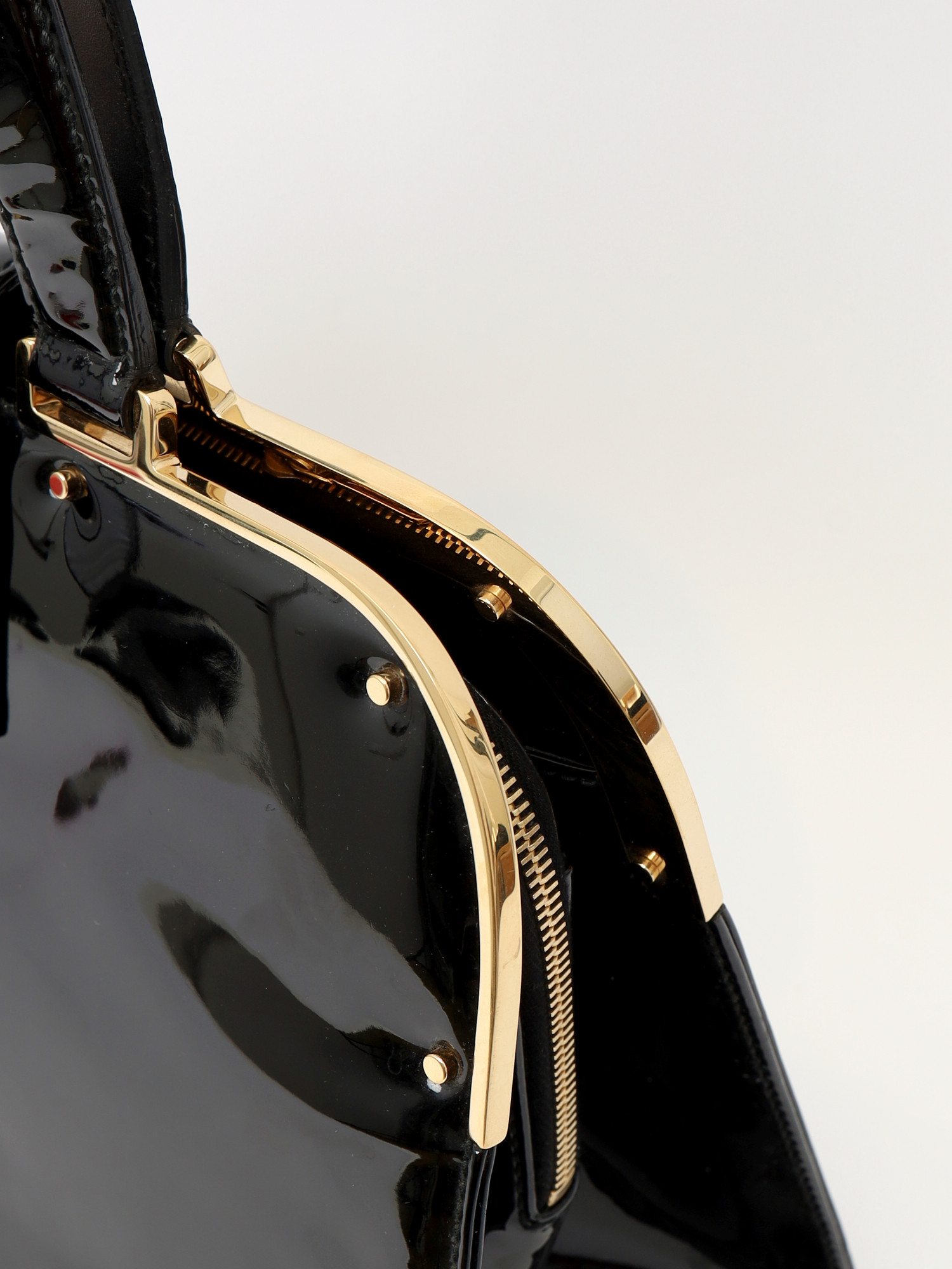 Saint Laurent Leather Bag  6