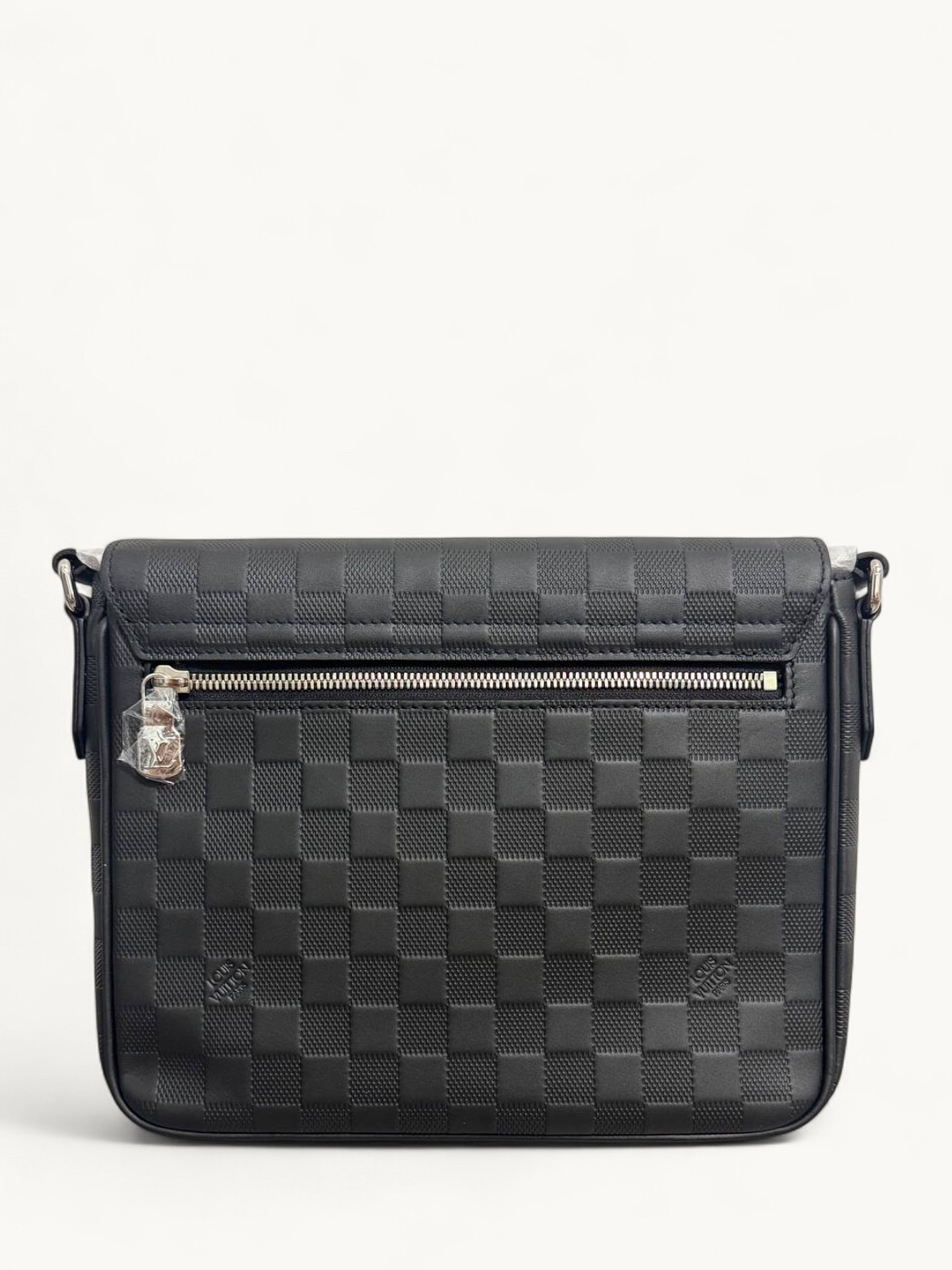 Louis Vuitton District 3