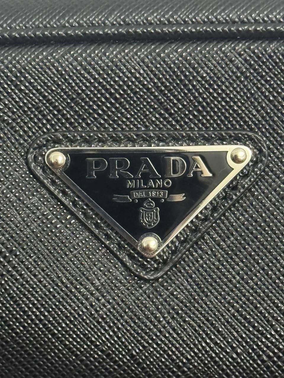 Prada Case  4