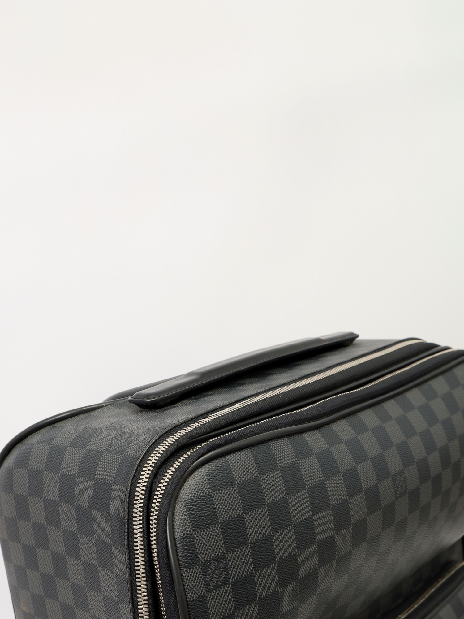 Louis Vuitton Pegase 5
